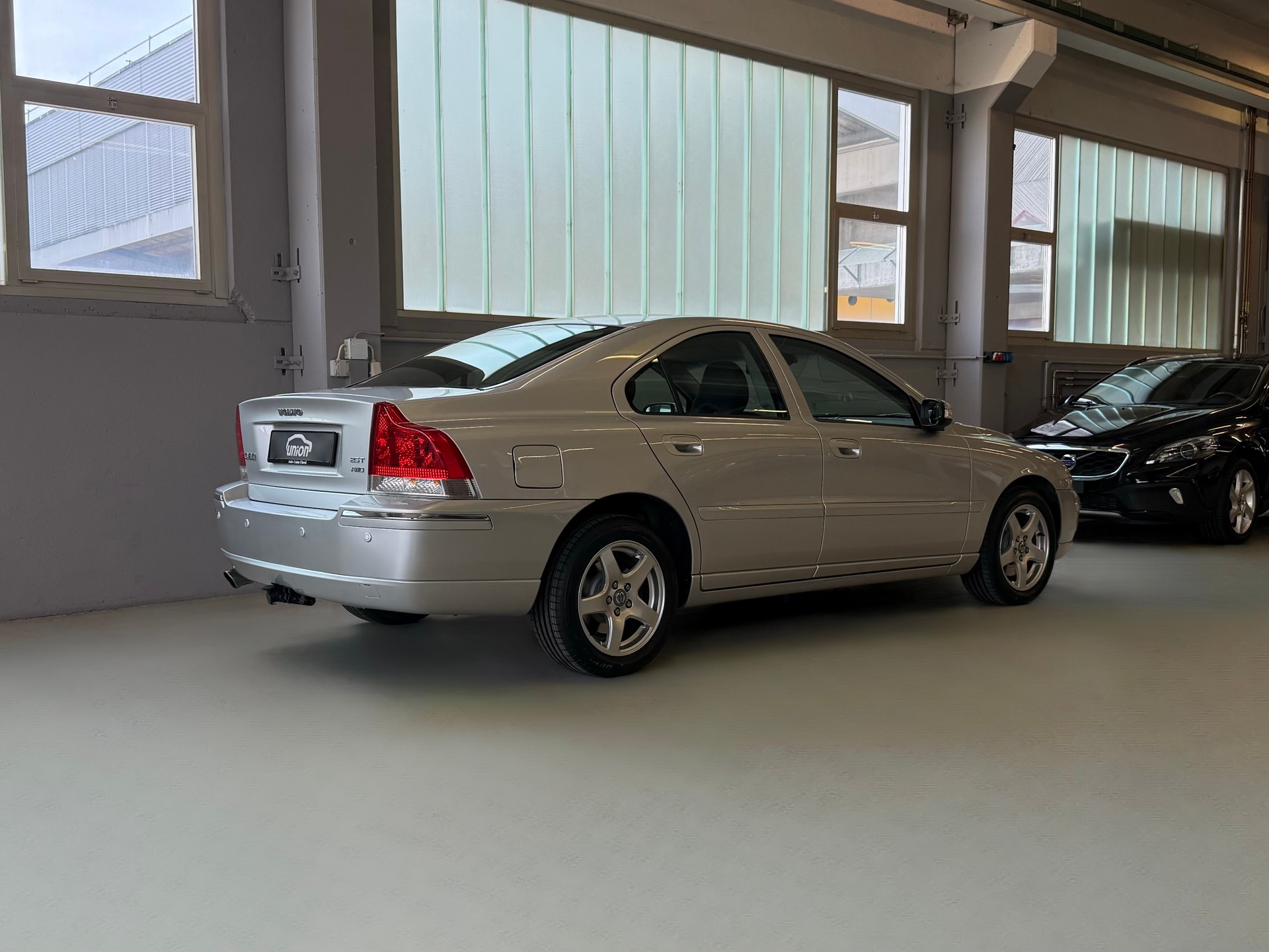 VOLVO S60 2.5T AWD Summum-image-5