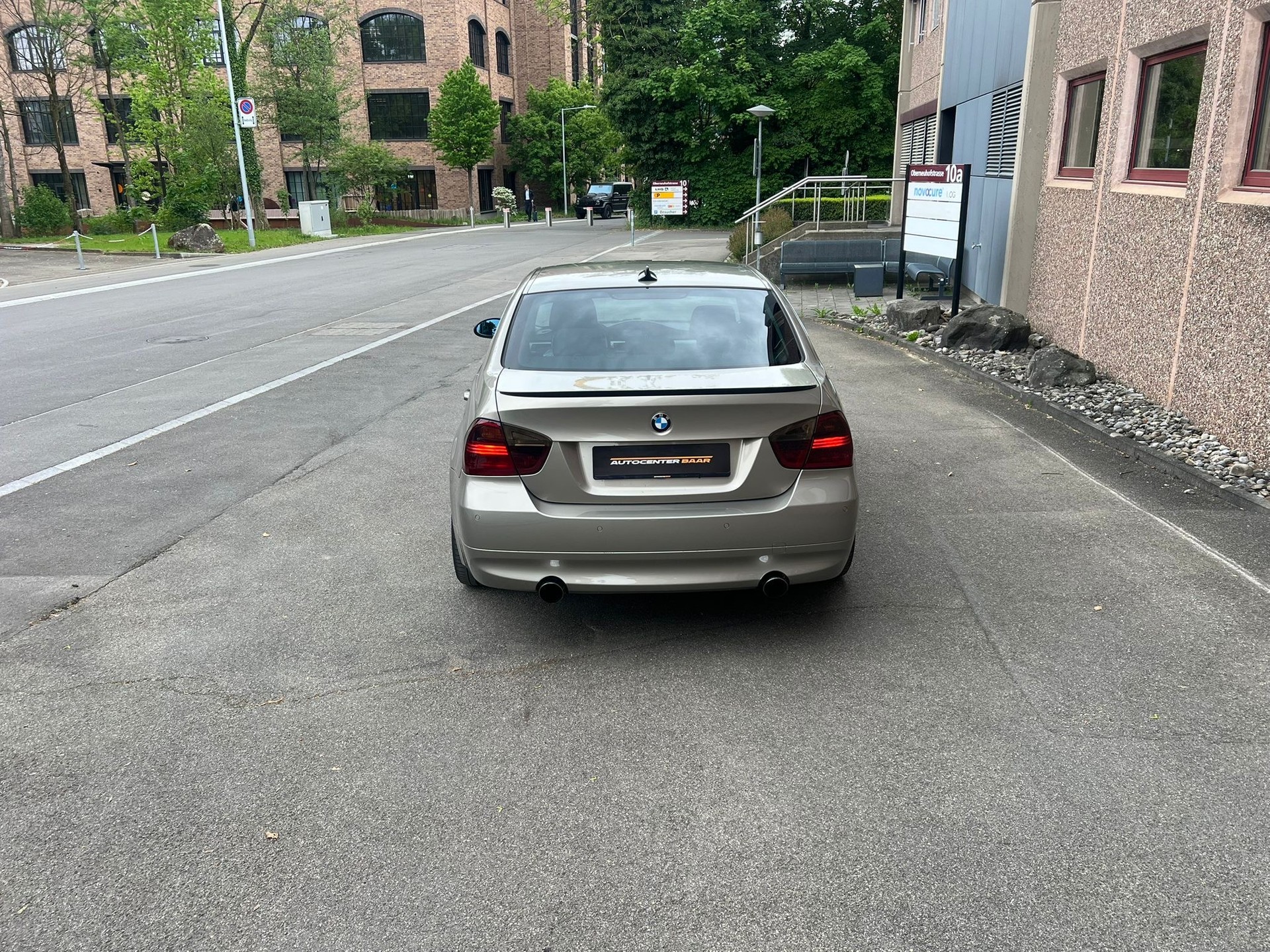 BMW 335xi-image-5