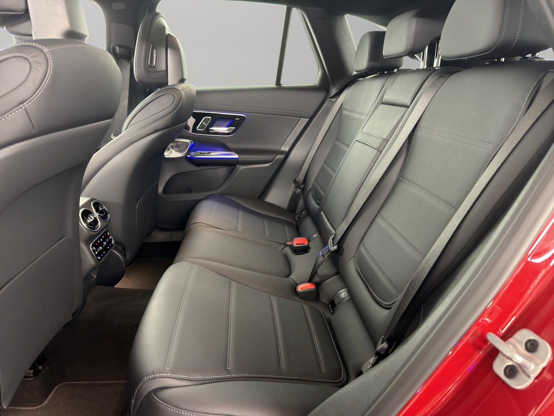 MERCEDES-BENZ GLC 300 d AMG Line 4matic-image-9