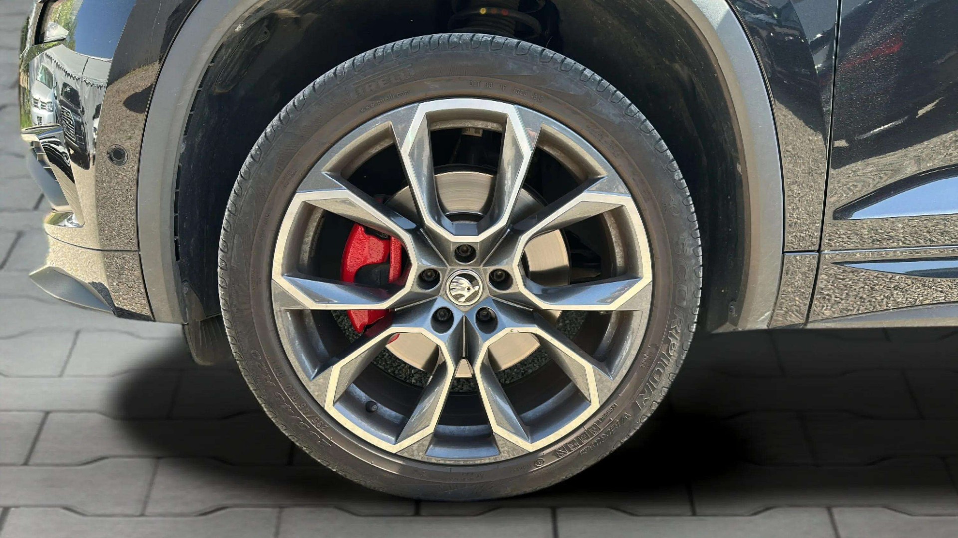 SKODA Kodiaq 2.0 Bi-TDI SCR RS 4x4 DSG mit AHK & Panoramadach-image-29