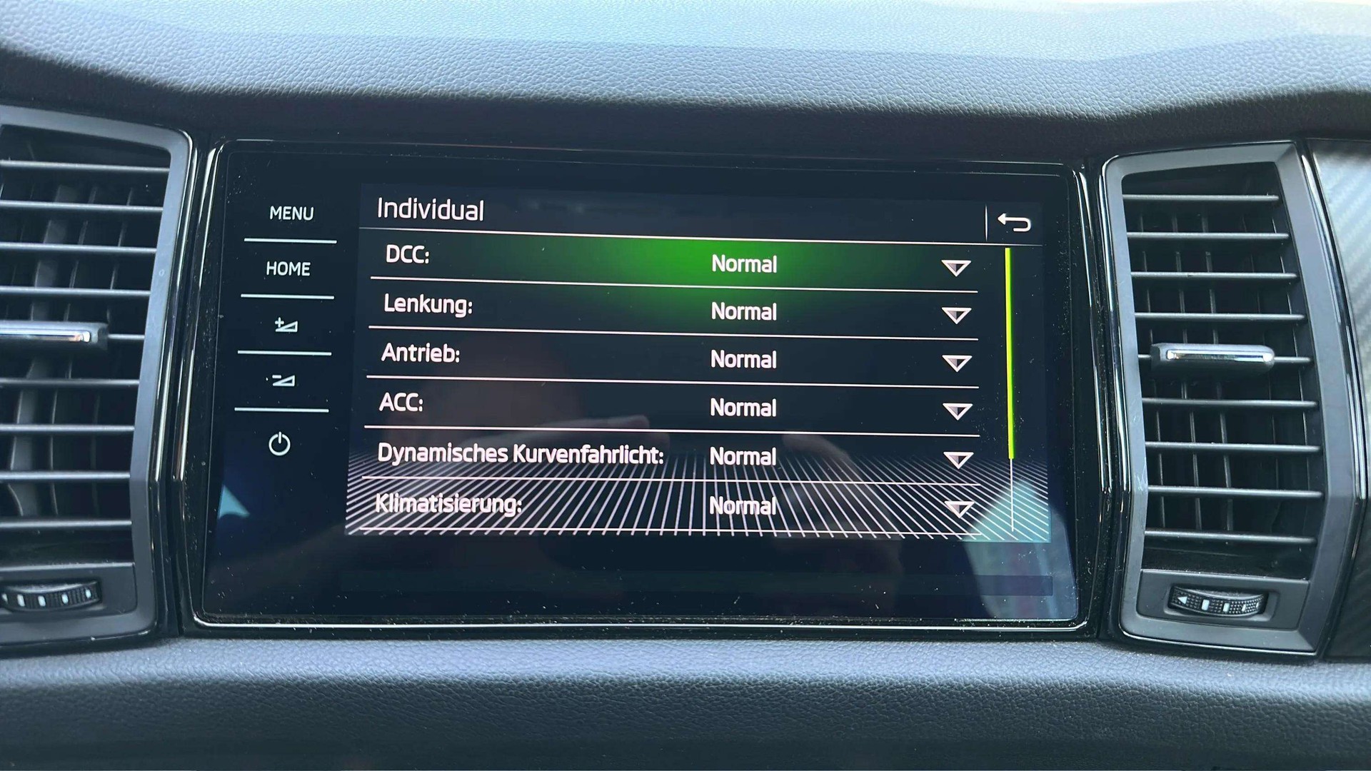 SKODA Kodiaq 2.0 Bi-TDI SCR RS 4x4 DSG mit AHK & Panoramadach-image-20
