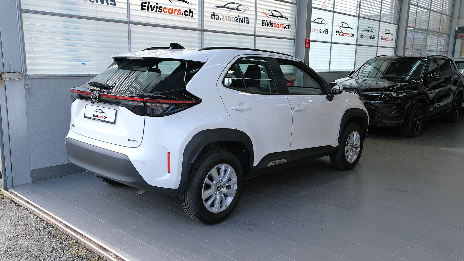 TOYOTA Yaris Cross 1.5 Trend e-CVT-image-24