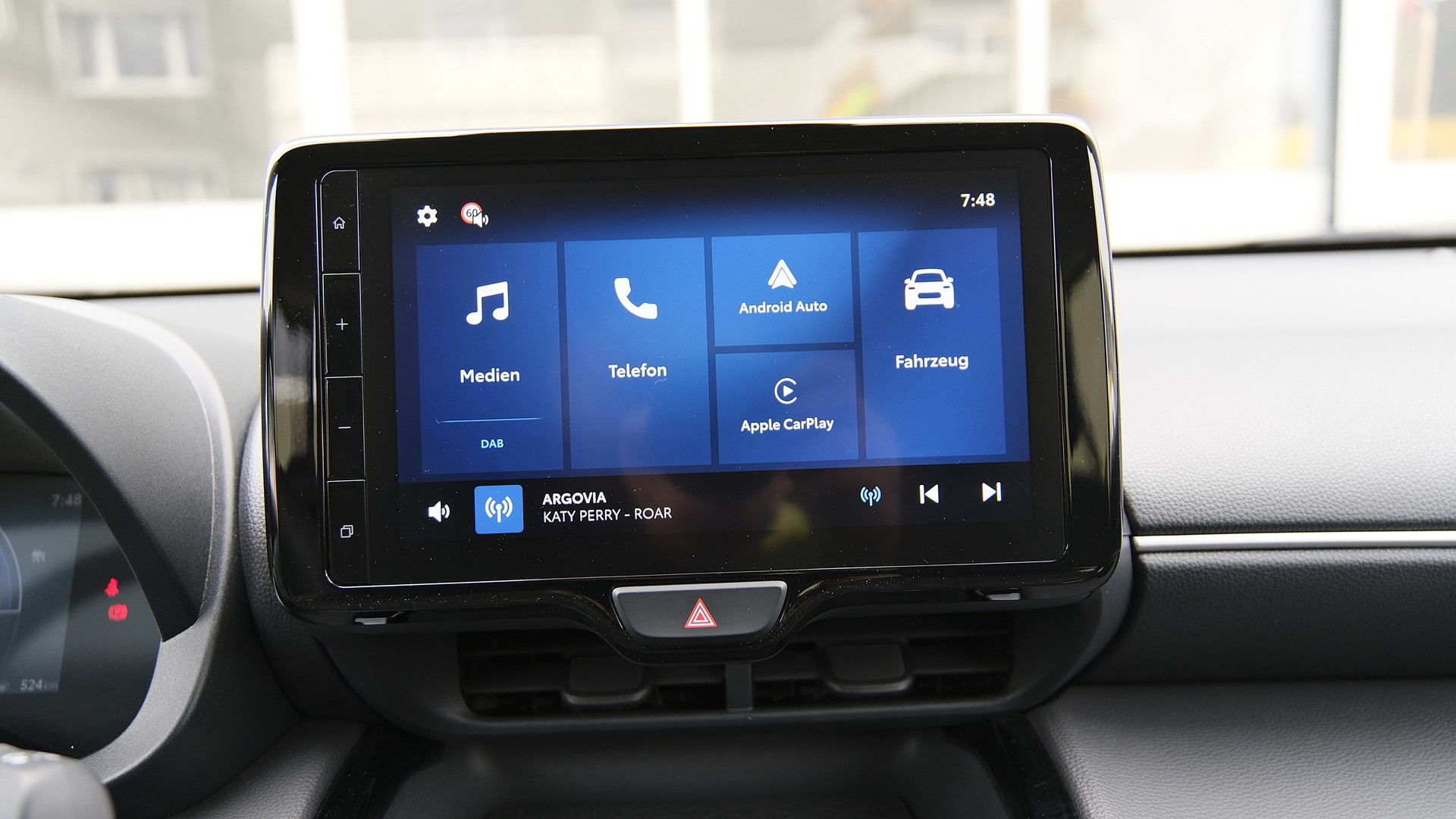 TOYOTA Yaris Cross 1.5 Trend e-CVT-image-17