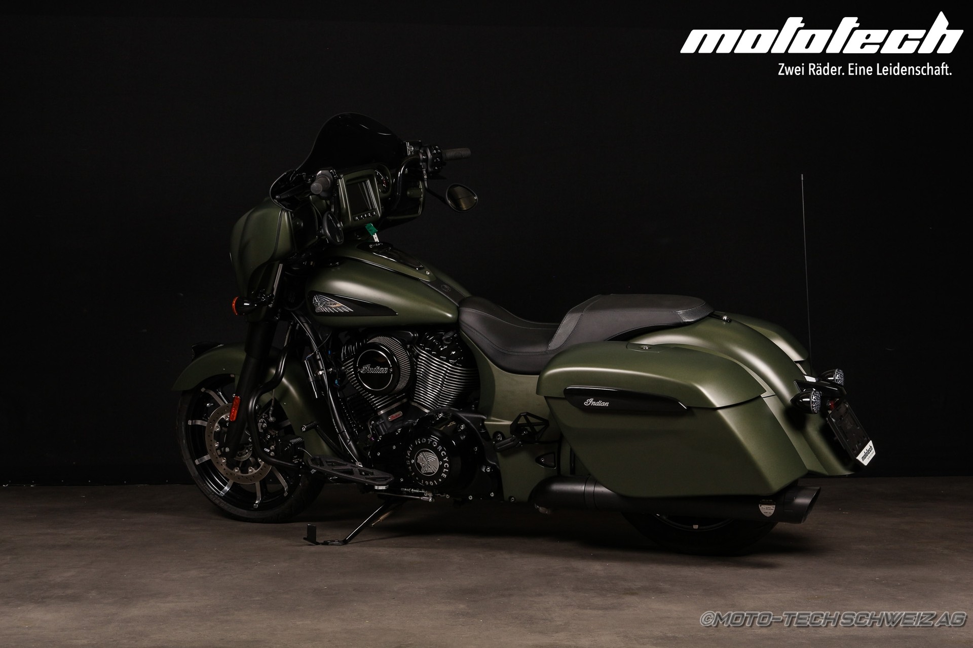 INDIAN Chieftain Dark Horse-showroom-element-2