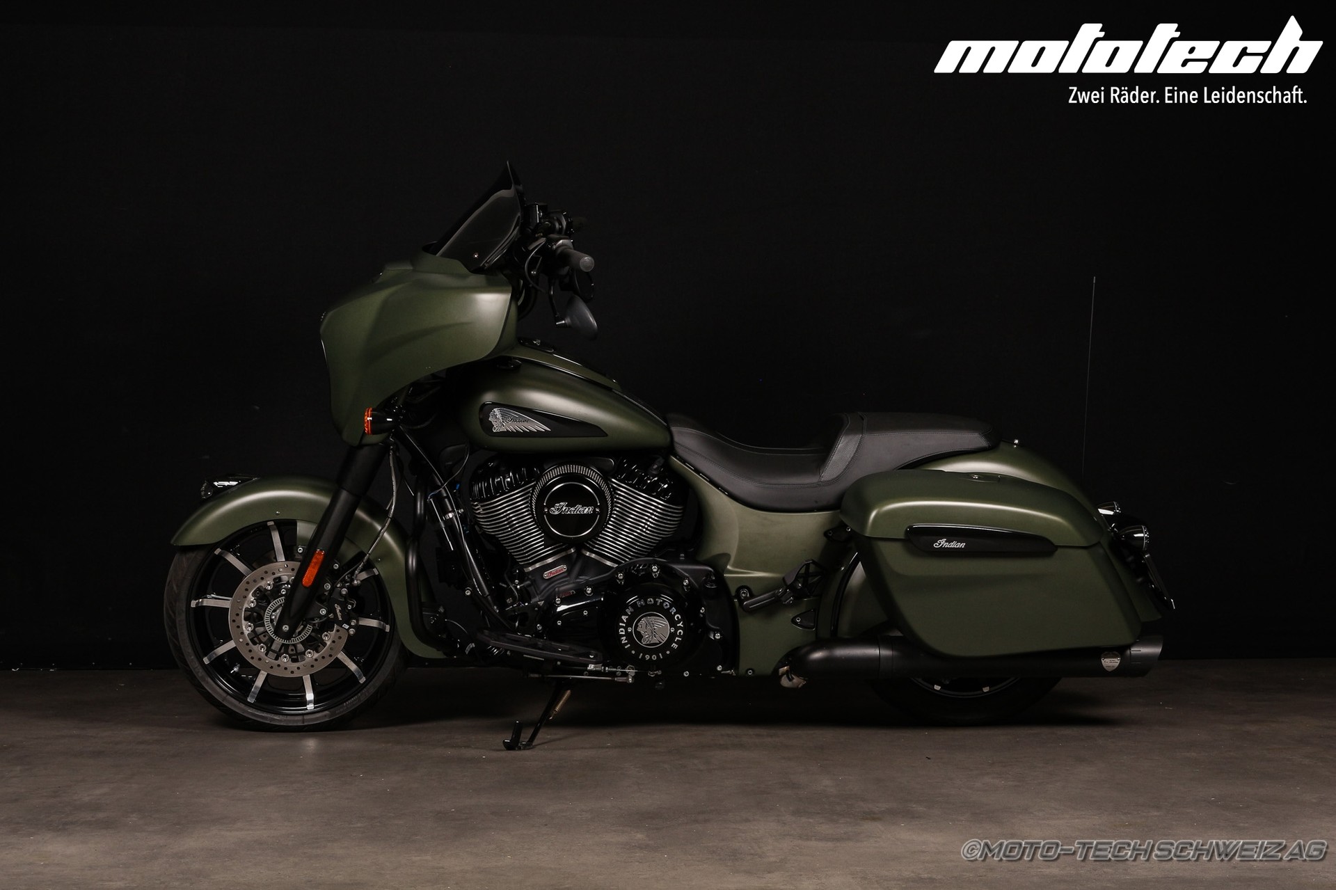 INDIAN Chieftain Dark Horse-showroom-element-3
