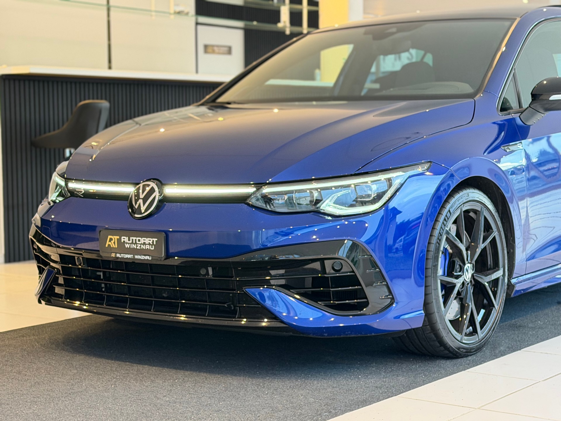 VW Golf 2.0 TSI R DSG 4Motion **Performance Paket**-showroom-element-1