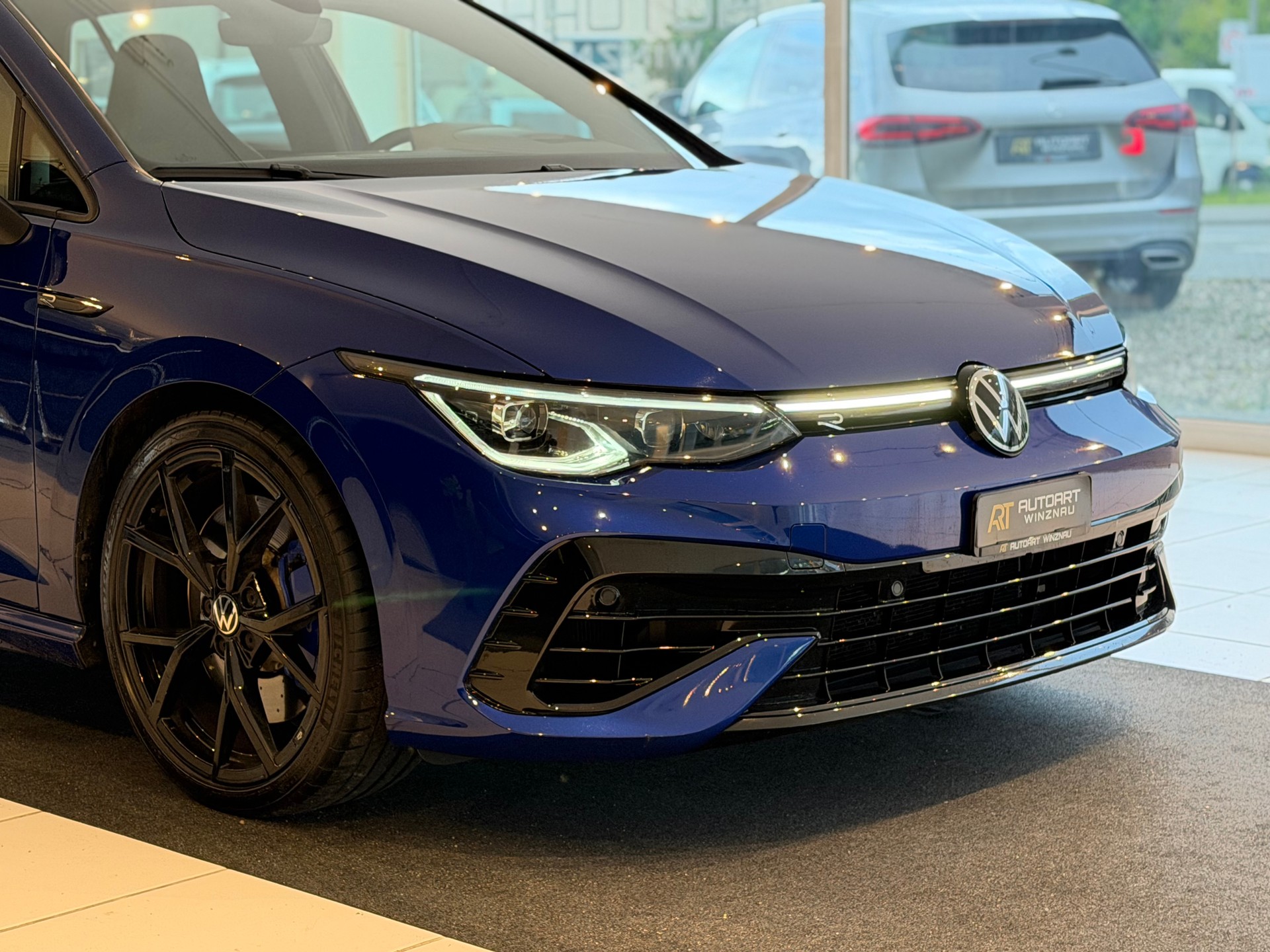 VW Golf 2.0 TSI R DSG 4Motion **Performance Paket**-showroom-element-3