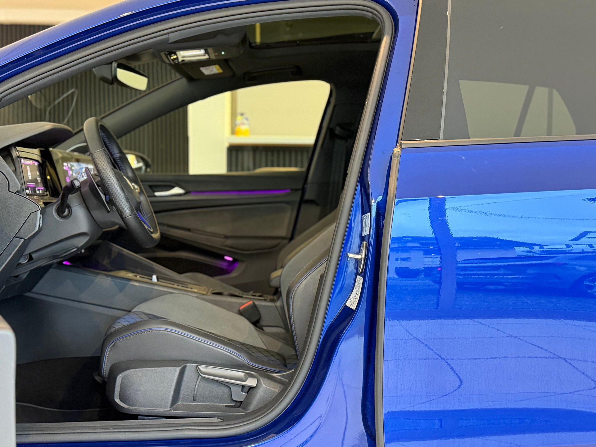VW Golf 2.0 TSI R DSG 4Motion **Performance Paket**-image-11