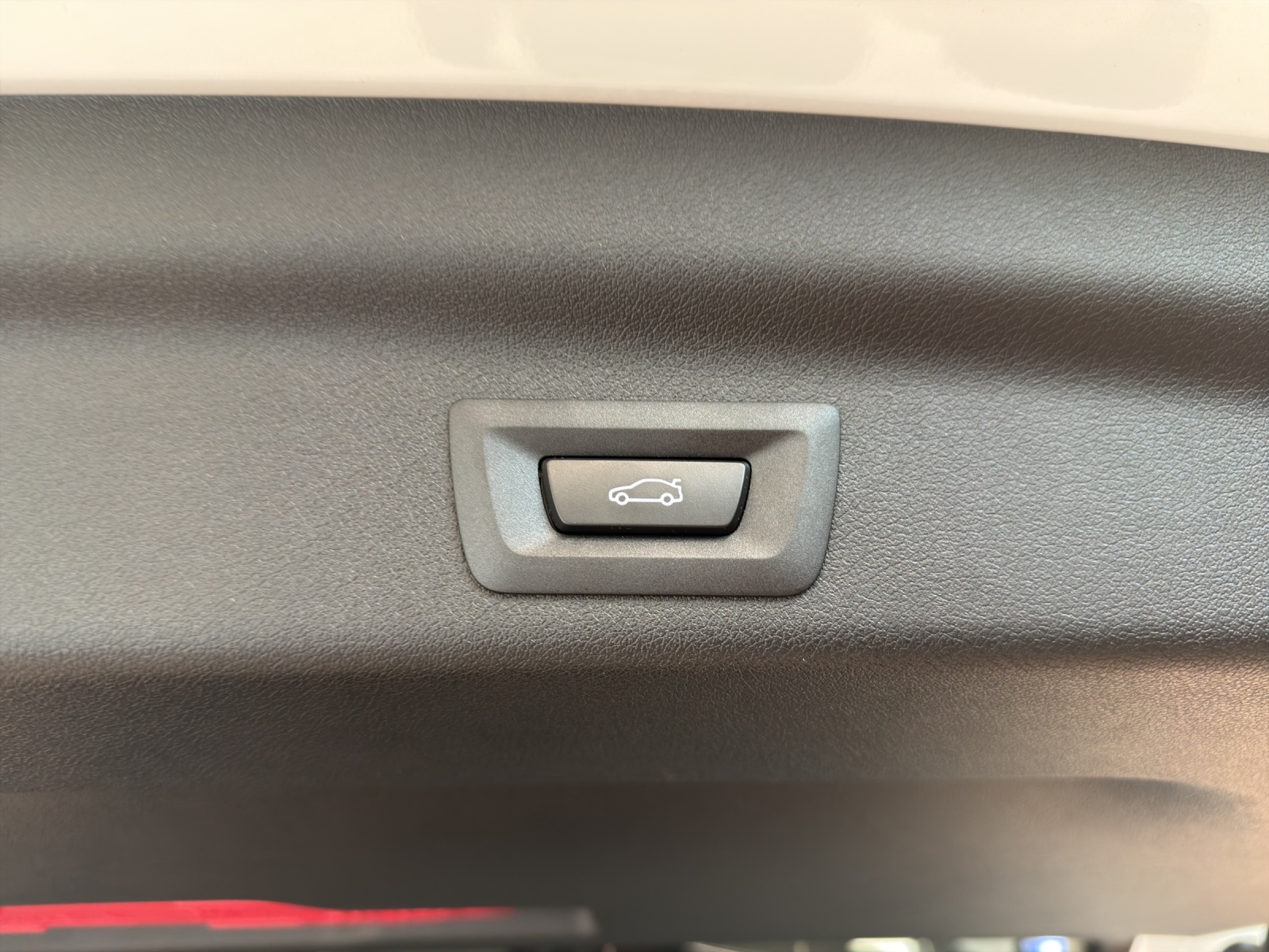 BMW X1 sDrive 18i-image-15