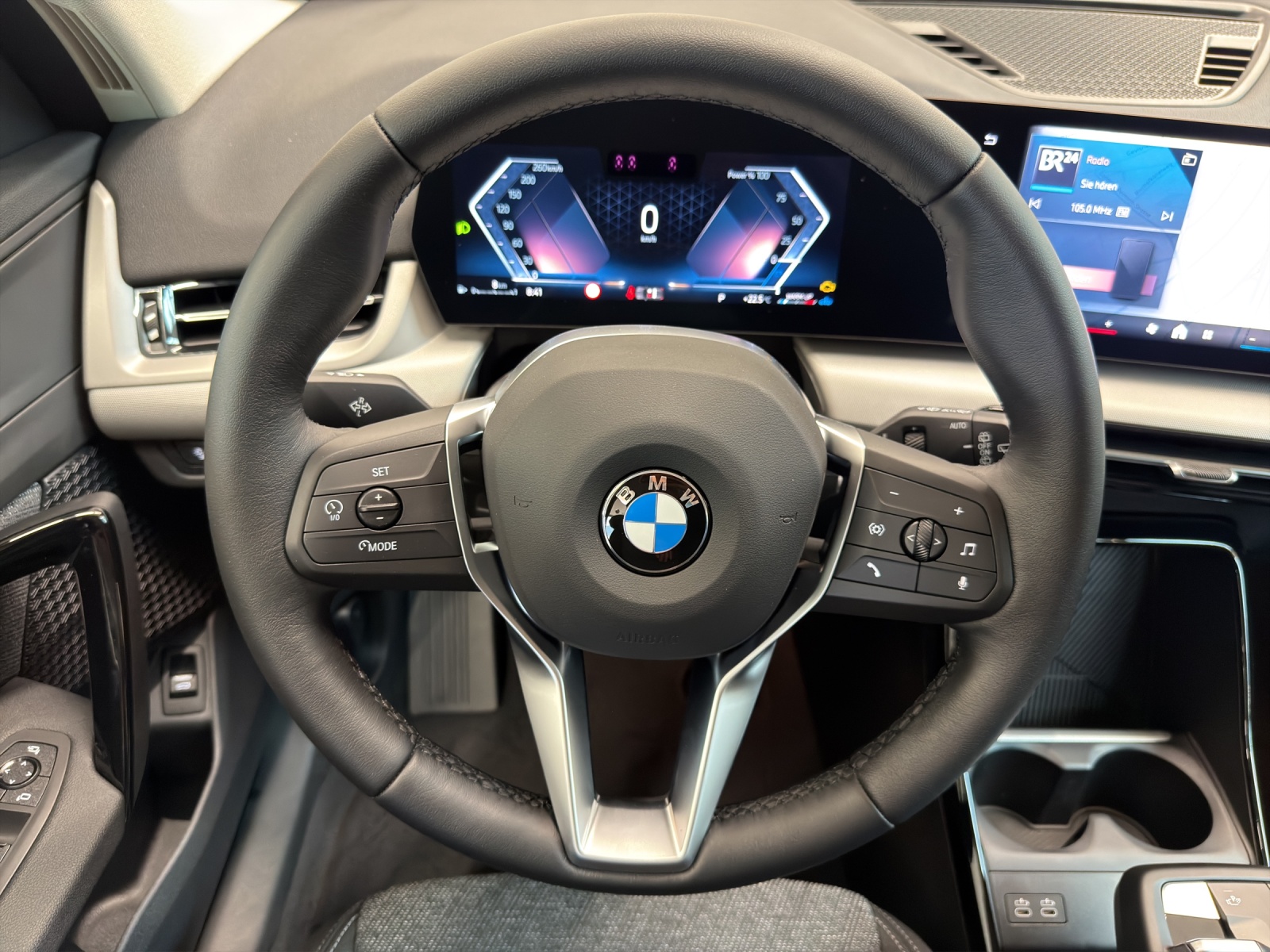 BMW X1 sDrive 18i-image-11