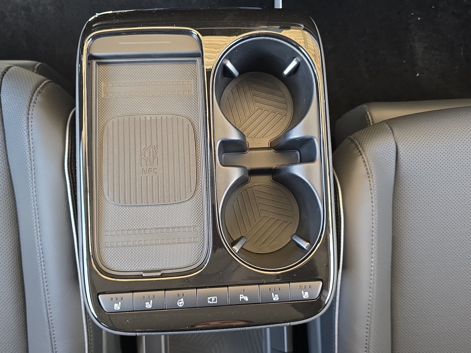 HYUNDAI Ioniq 5 Vertex 4WD 84kWh-image-12