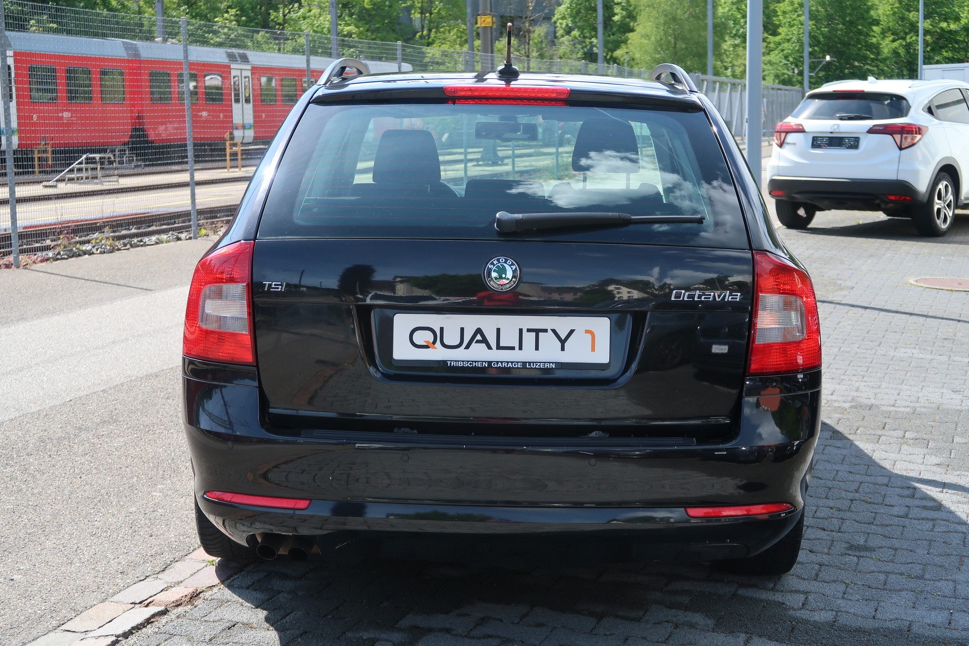 SKODA Octavia Combi 1.4 TSI Ambiente-showroom-element-3
