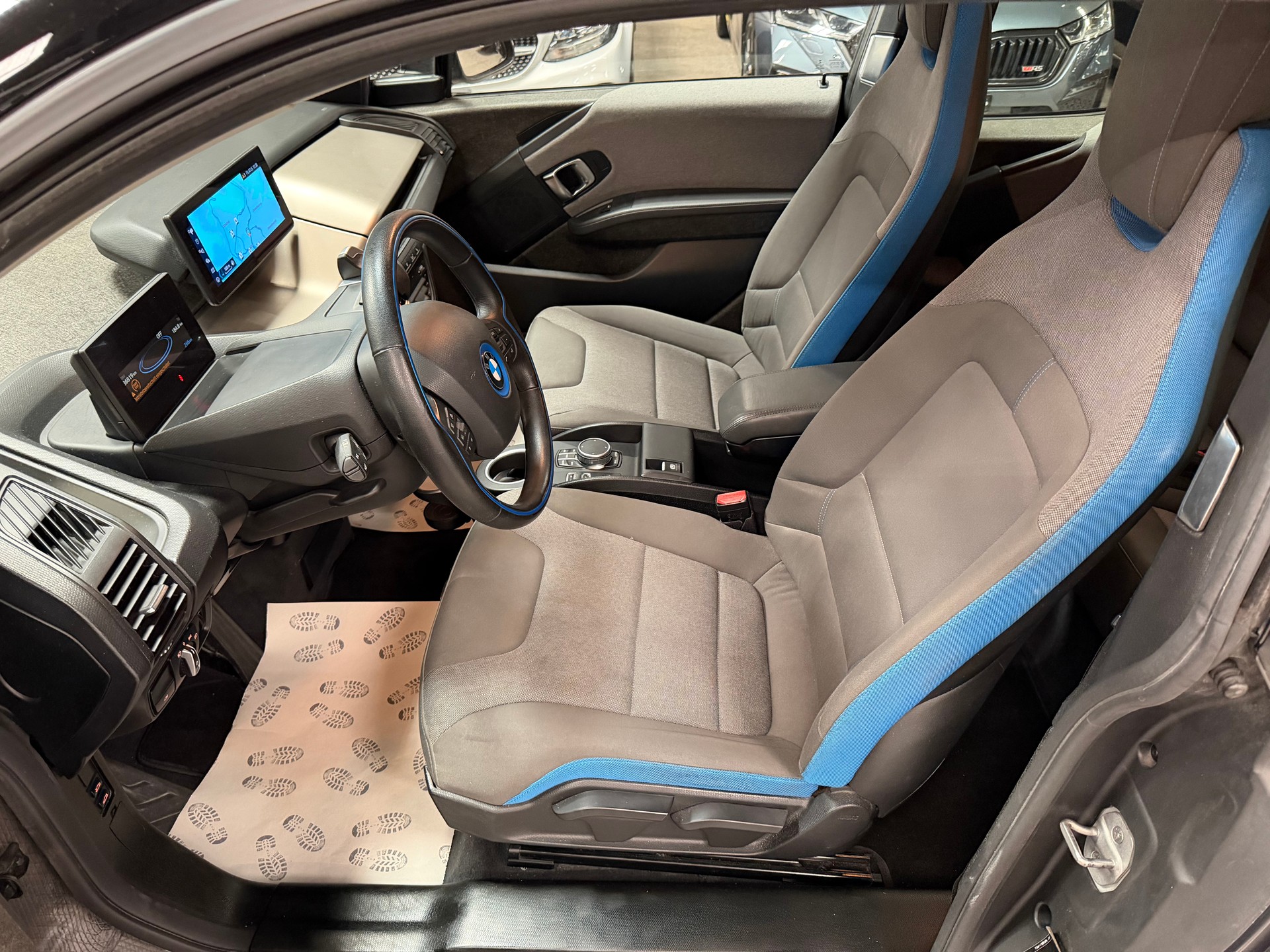 BMW i3s (120Ah) Fleet Edition-image-9
