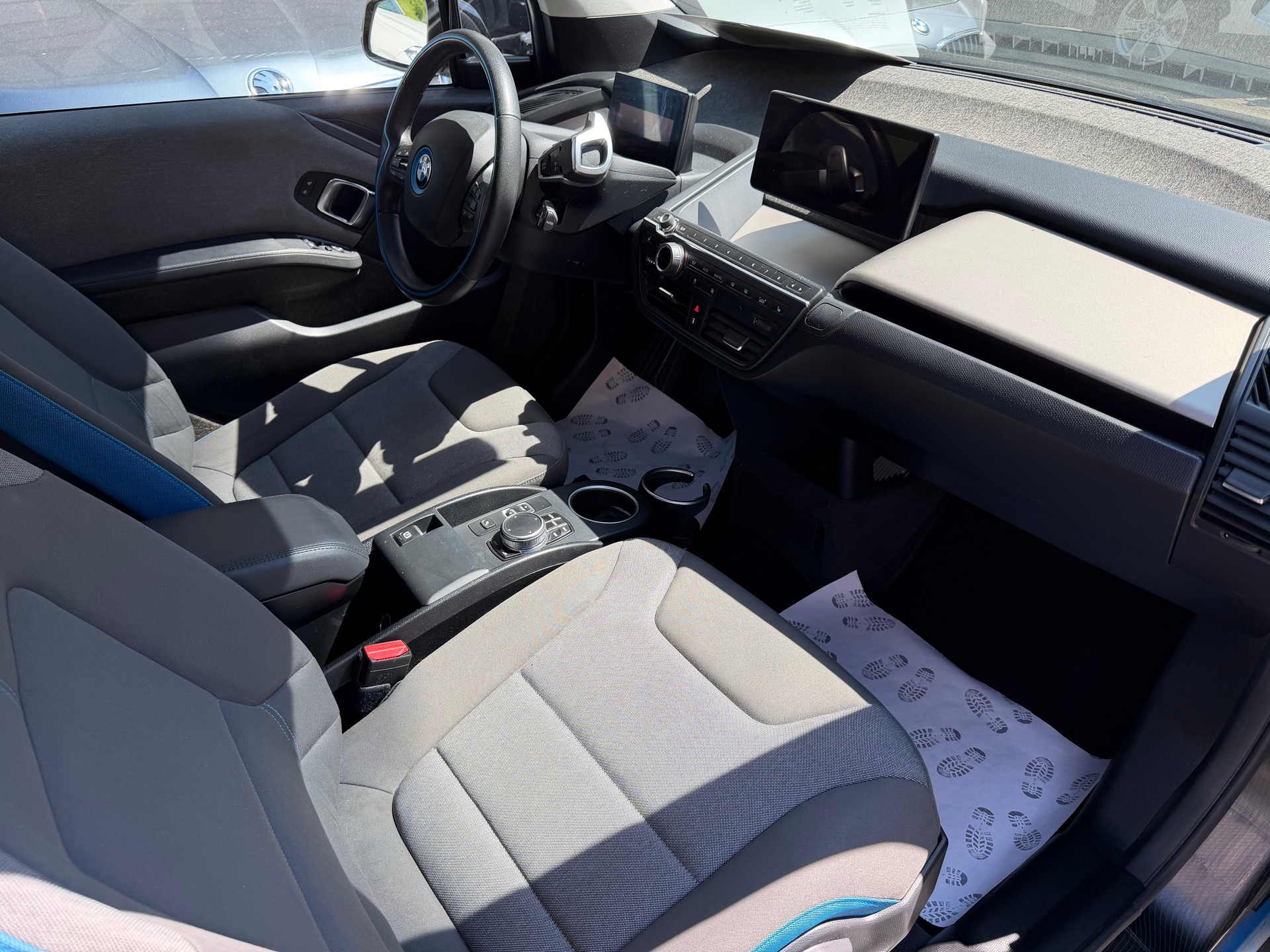 BMW i3s (120Ah) Fleet Edition-image-16