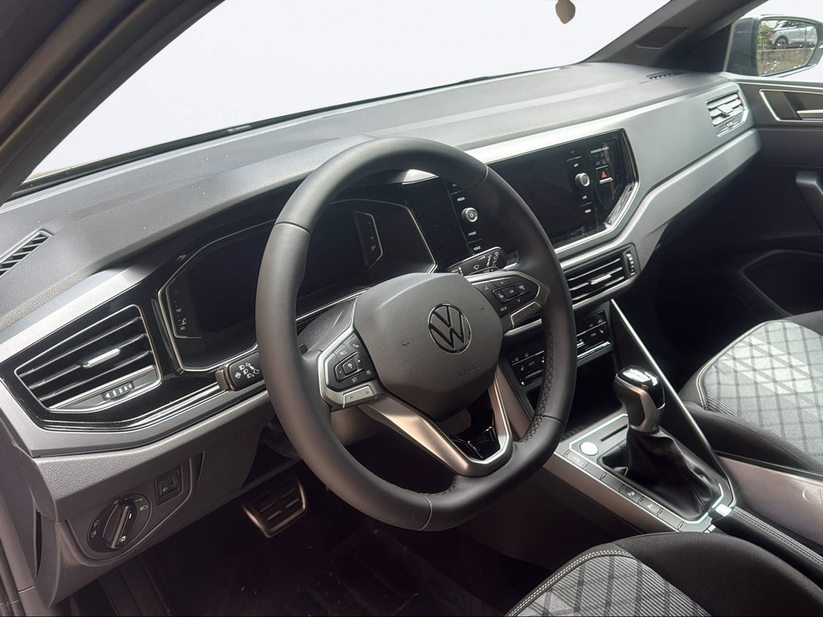 VW Polo 1.0 TSI R-Line DSG-image-10