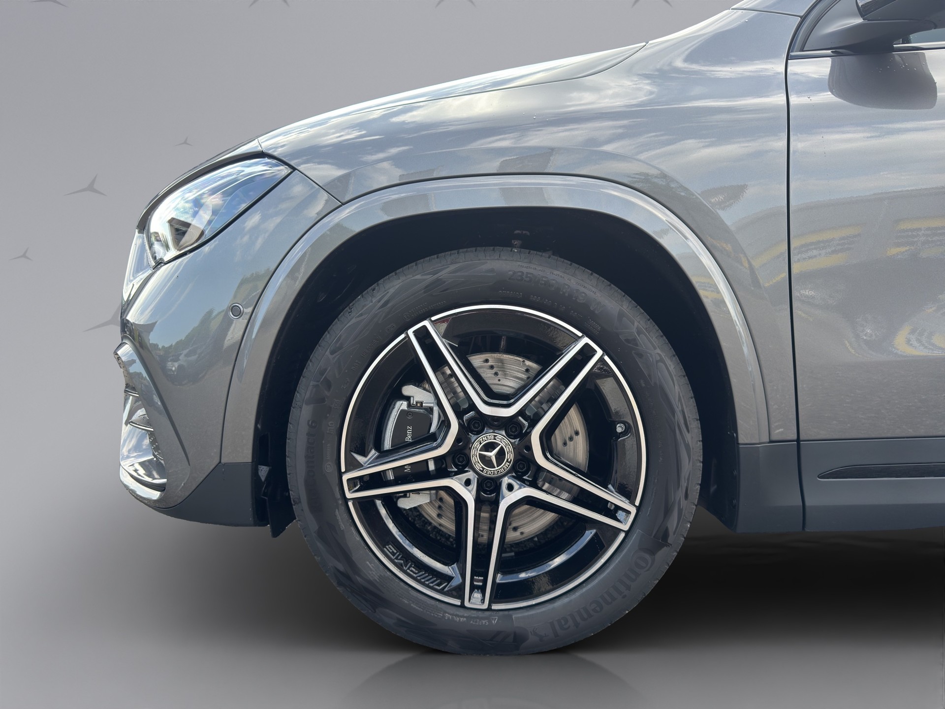 MERCEDES-BENZ GLA 250 Swiss Star AMG Line 4matic-image-17