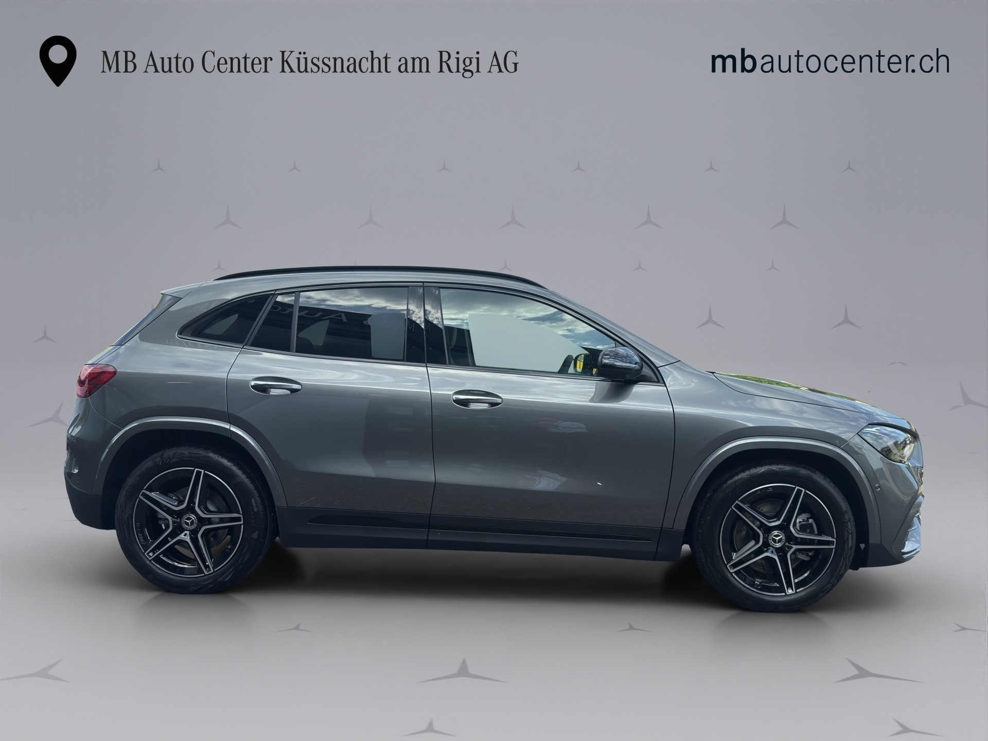 MERCEDES-BENZ GLA 250 Swiss Star AMG Line 4matic-image-6
