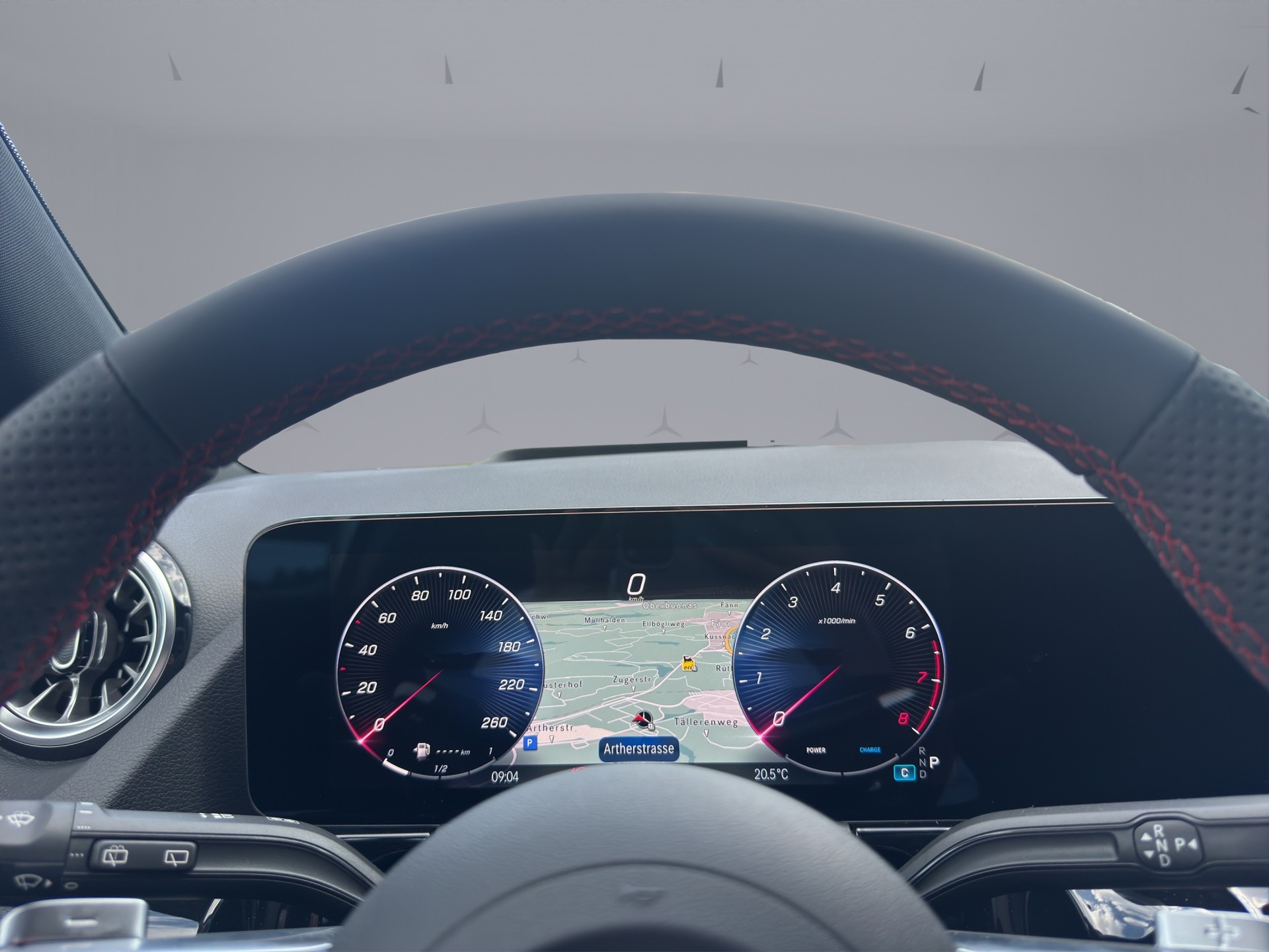 MERCEDES-BENZ GLA 250 Swiss Star AMG Line 4matic-image-10