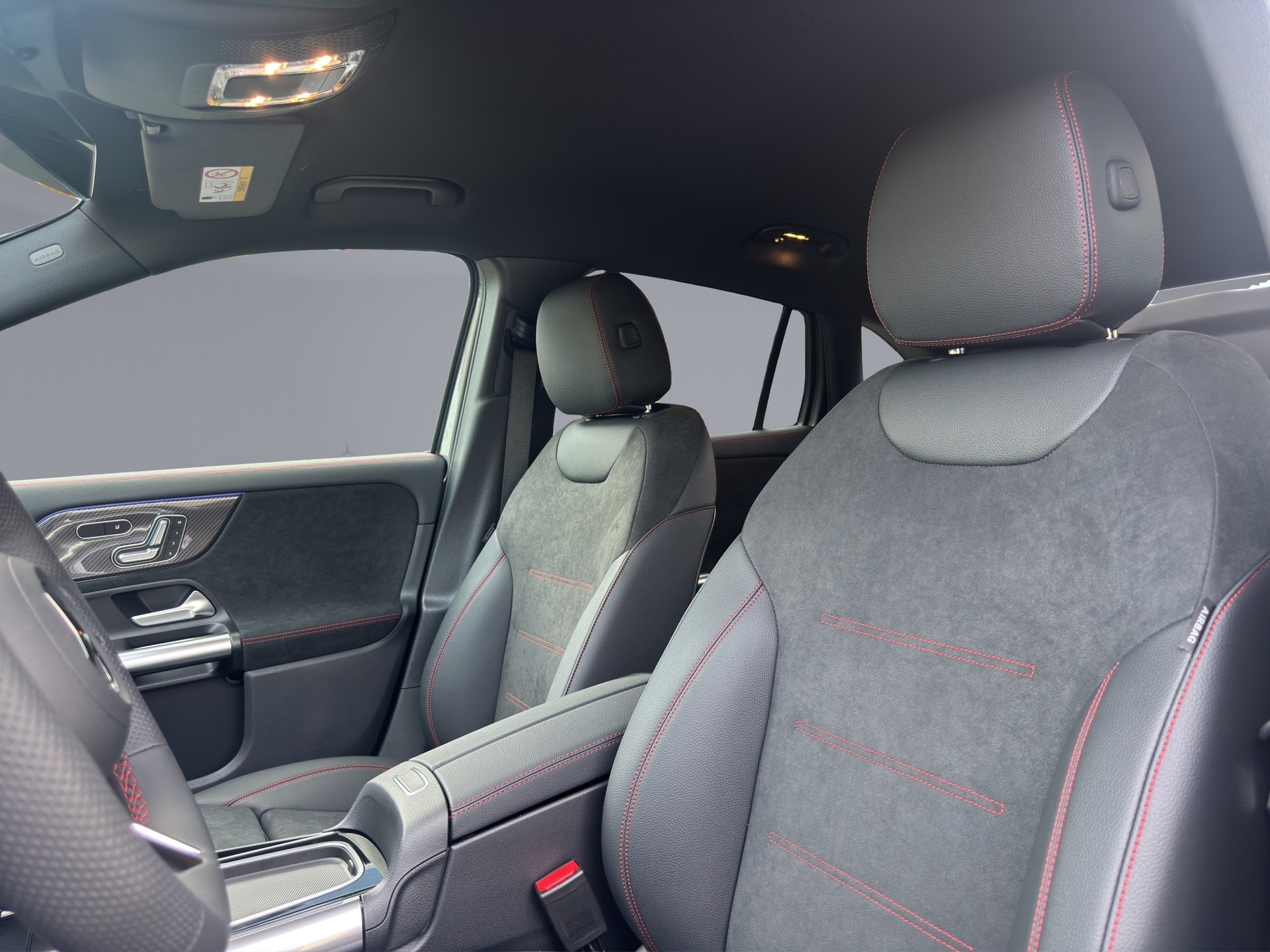 MERCEDES-BENZ GLA 250 Swiss Star AMG Line 4matic-image-18
