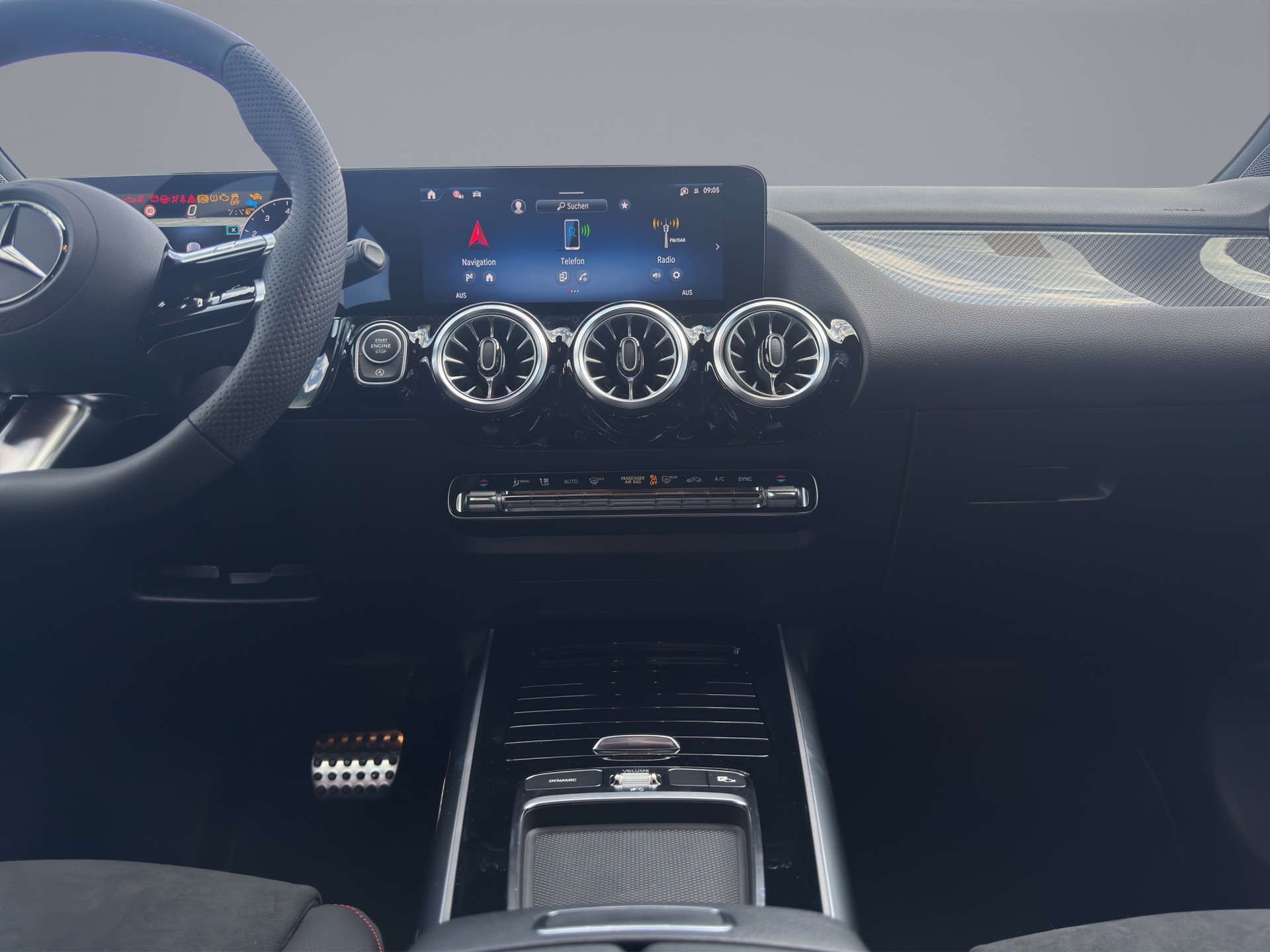 MERCEDES-BENZ GLA 250 Swiss Star AMG Line 4matic-image-24