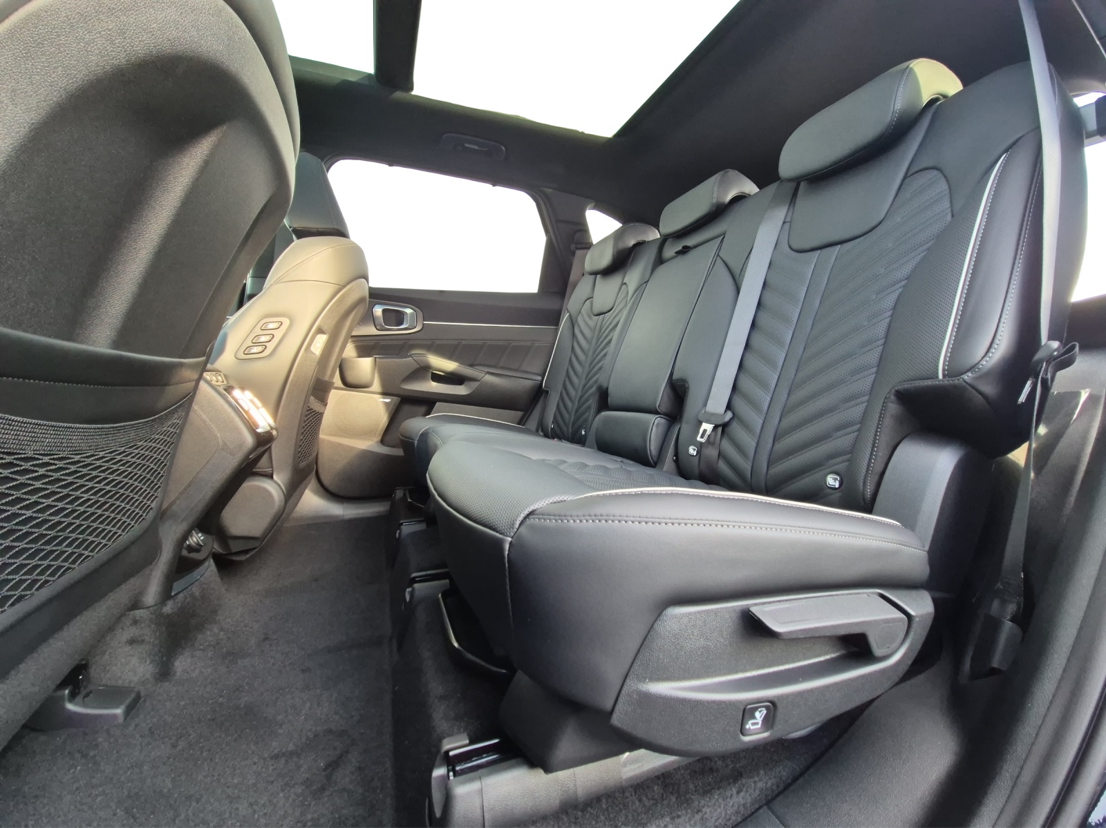 KIA Sorento 1.6 T-GDi Plug-in Hybrid Style 7P-image-9