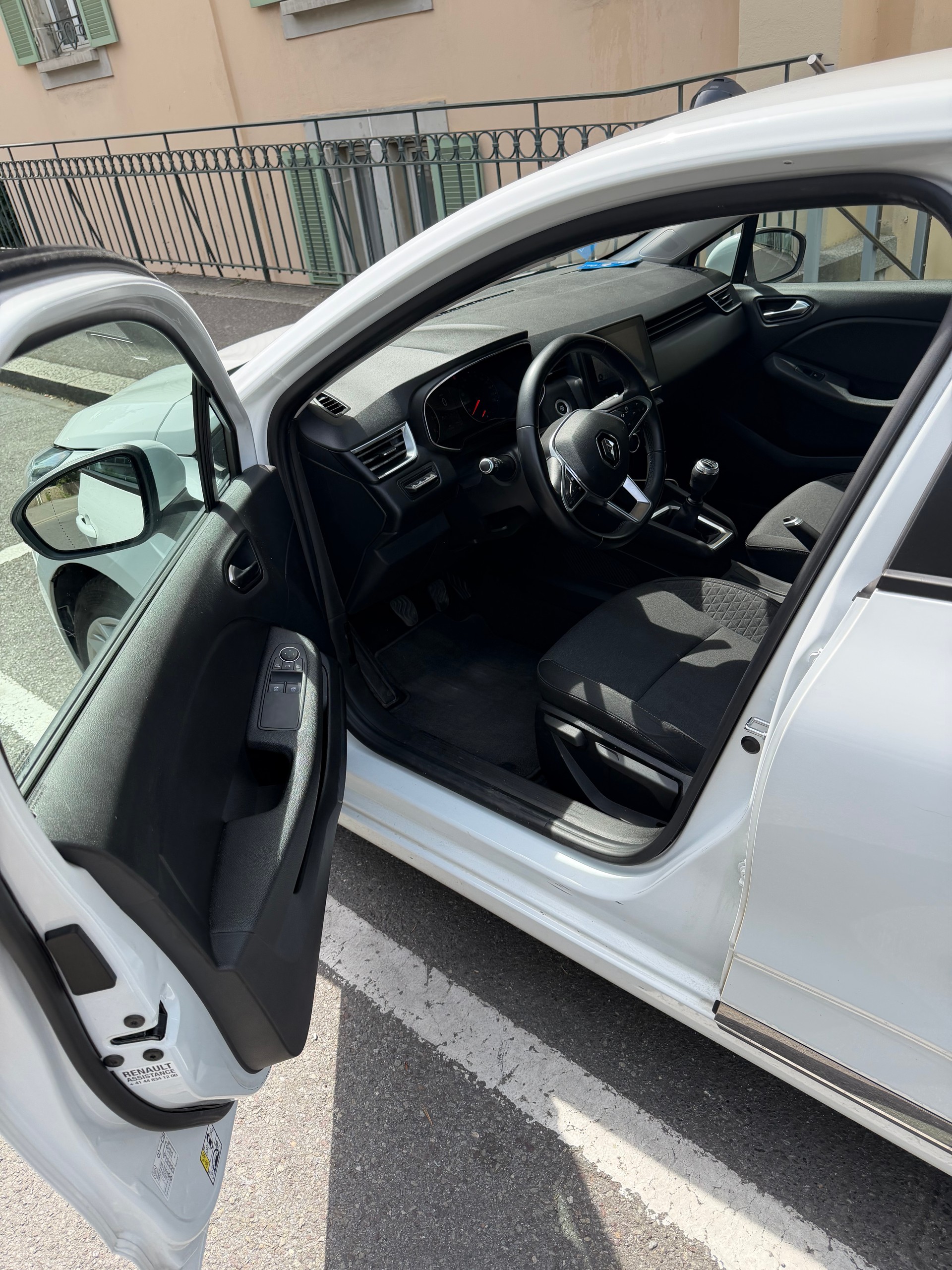 RENAULT 1.0 TCe 100 Business-image-5