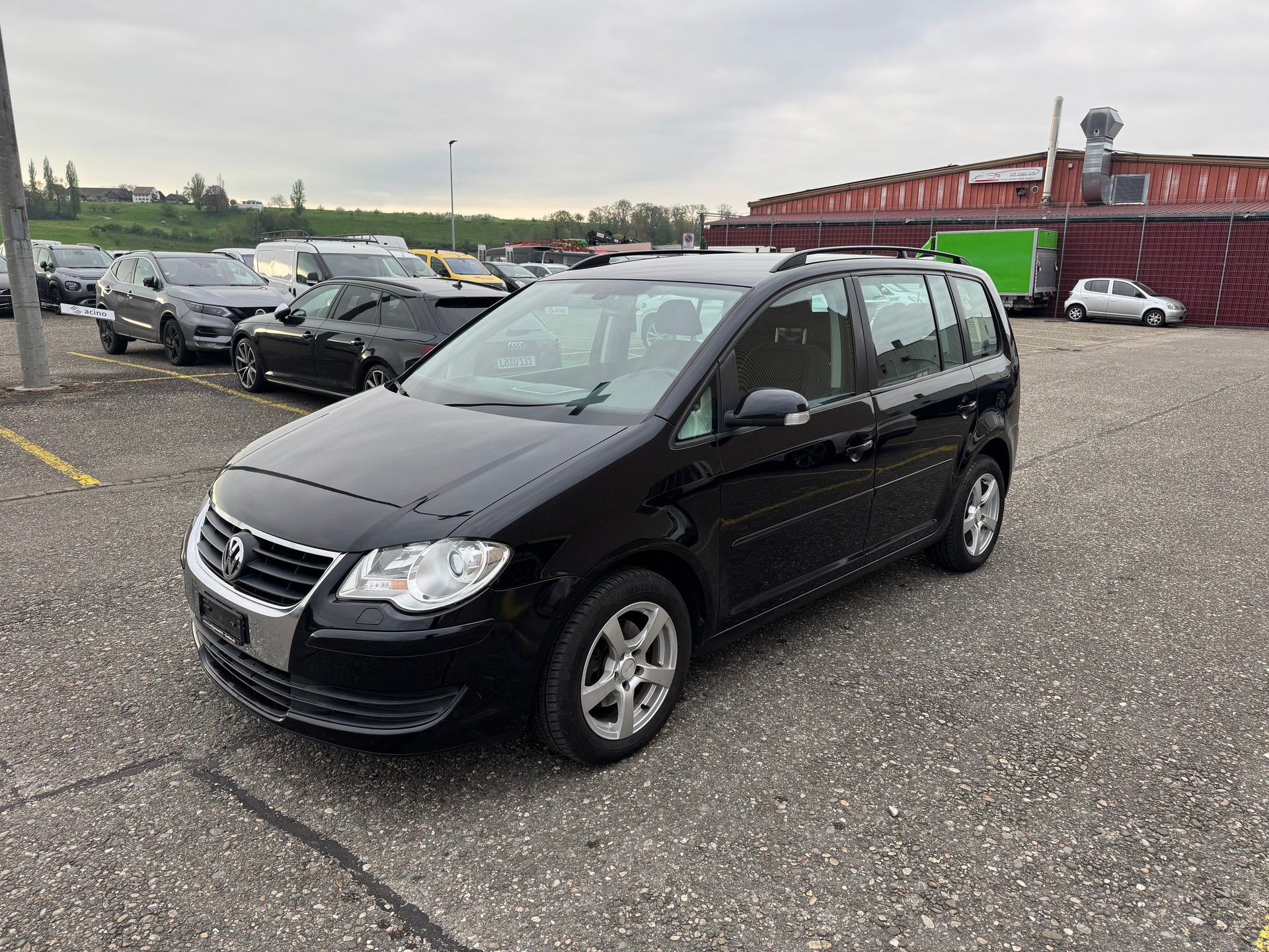 VW Touran 1.4 TSI Highline-image-1