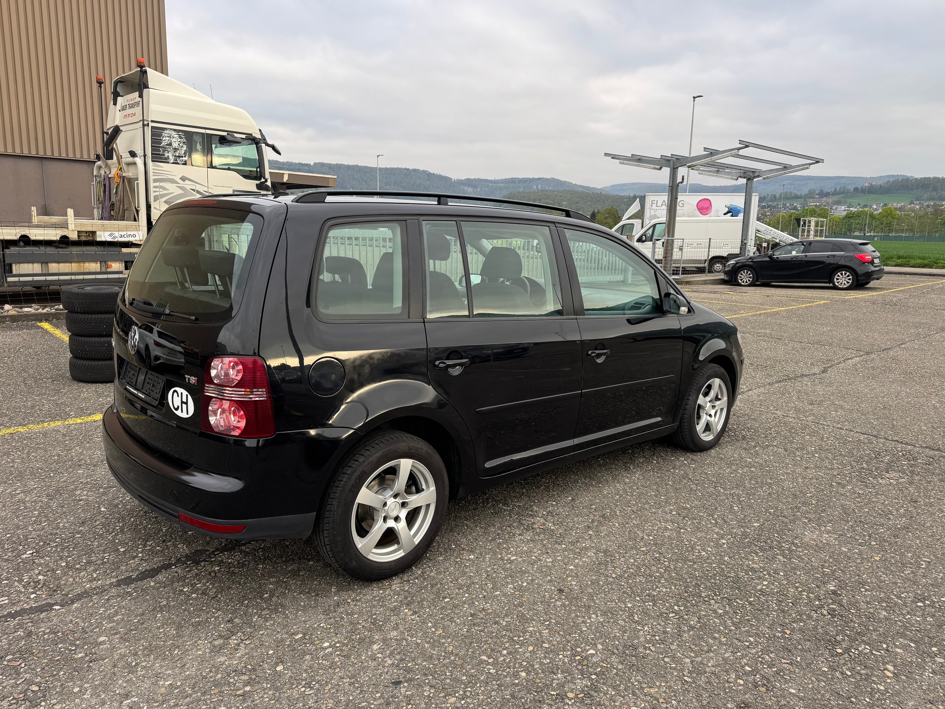 VW Touran 1.4 TSI Highline-image-4