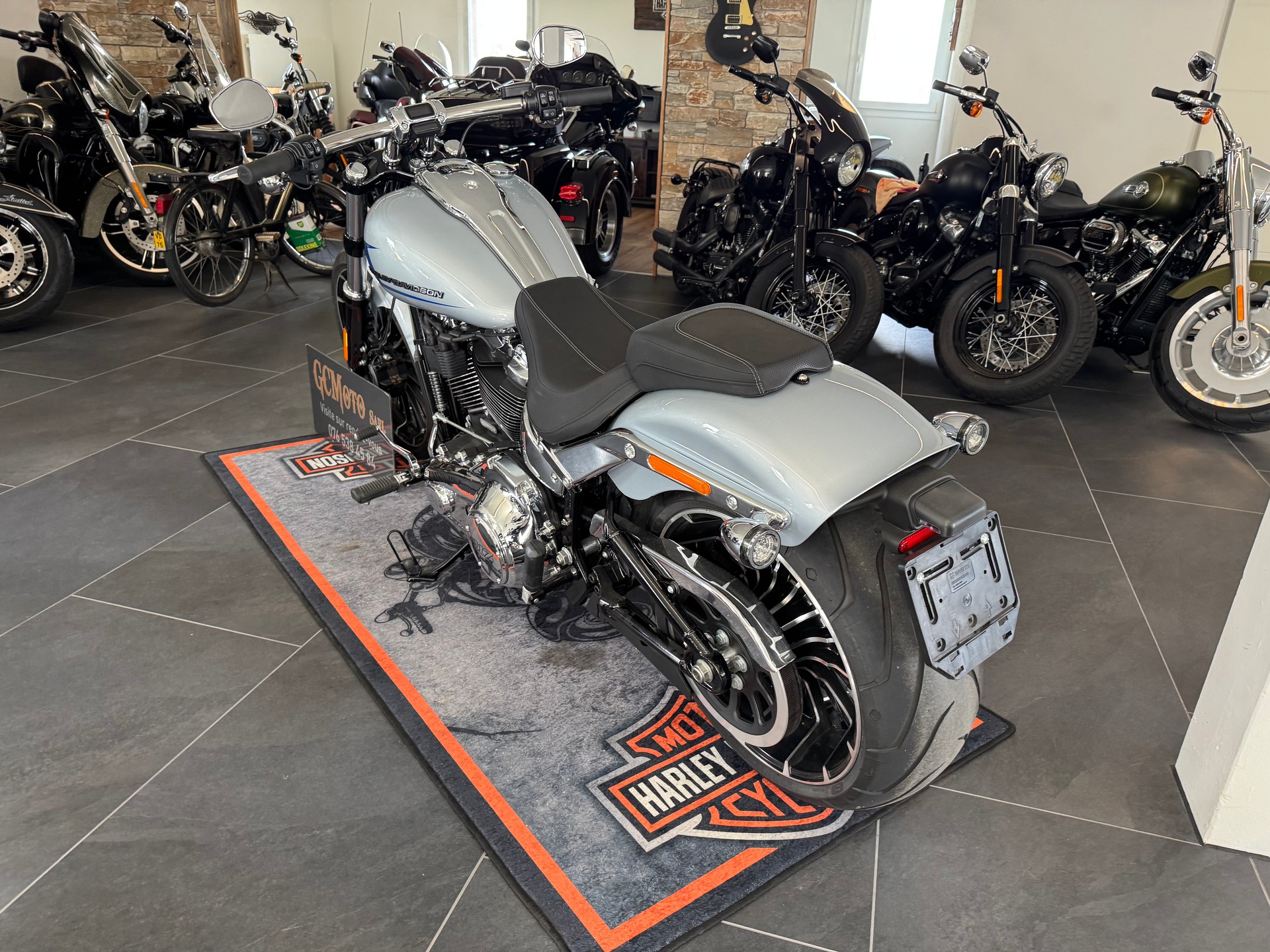 HARLEY-DAVIDSON FXBR Breakout 117-showroom-element-3
