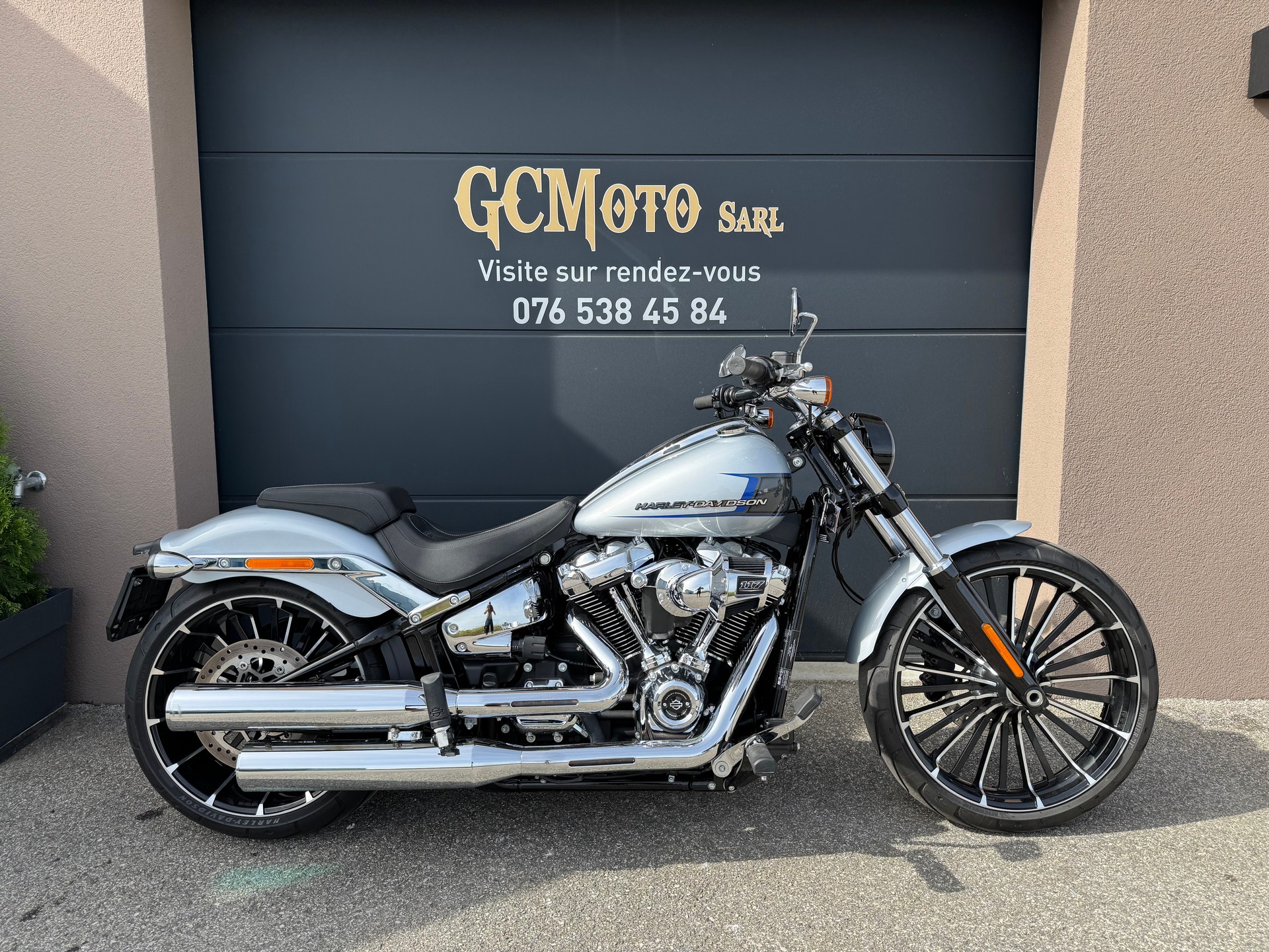 HARLEY-DAVIDSON FXBR Breakout 117