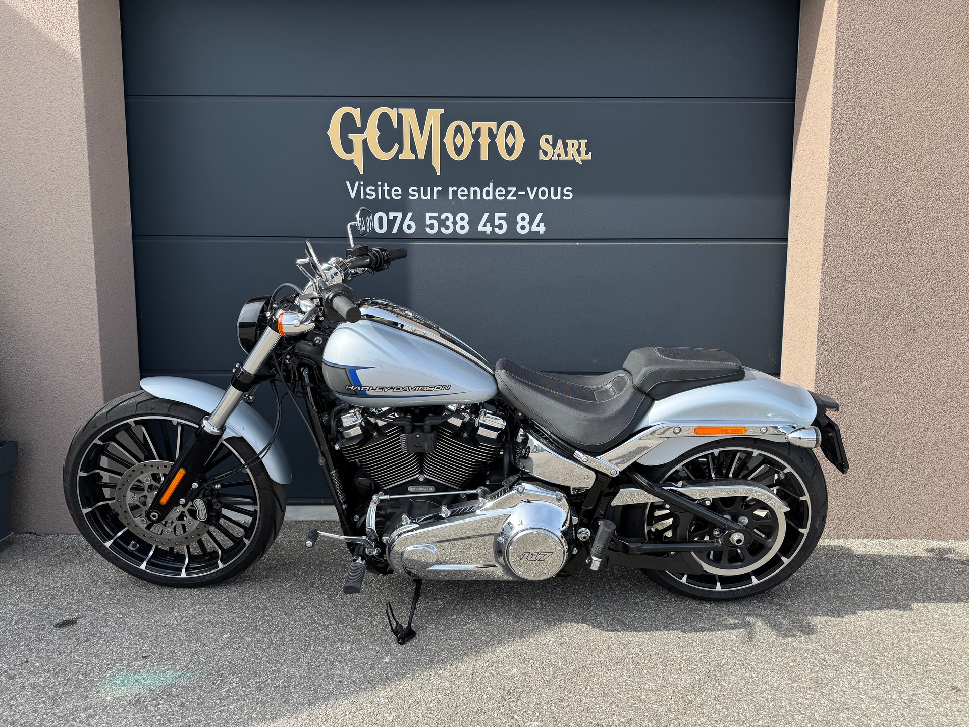 HARLEY-DAVIDSON FXBR Breakout 117-showroom-element-2