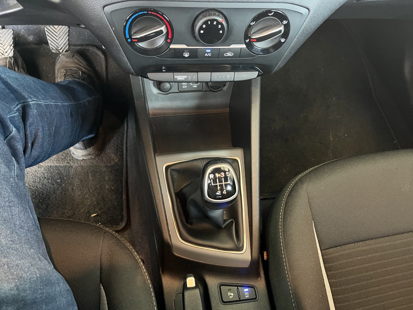 HYUNDAI i20 1.0 T-GDi Amplia-image-11