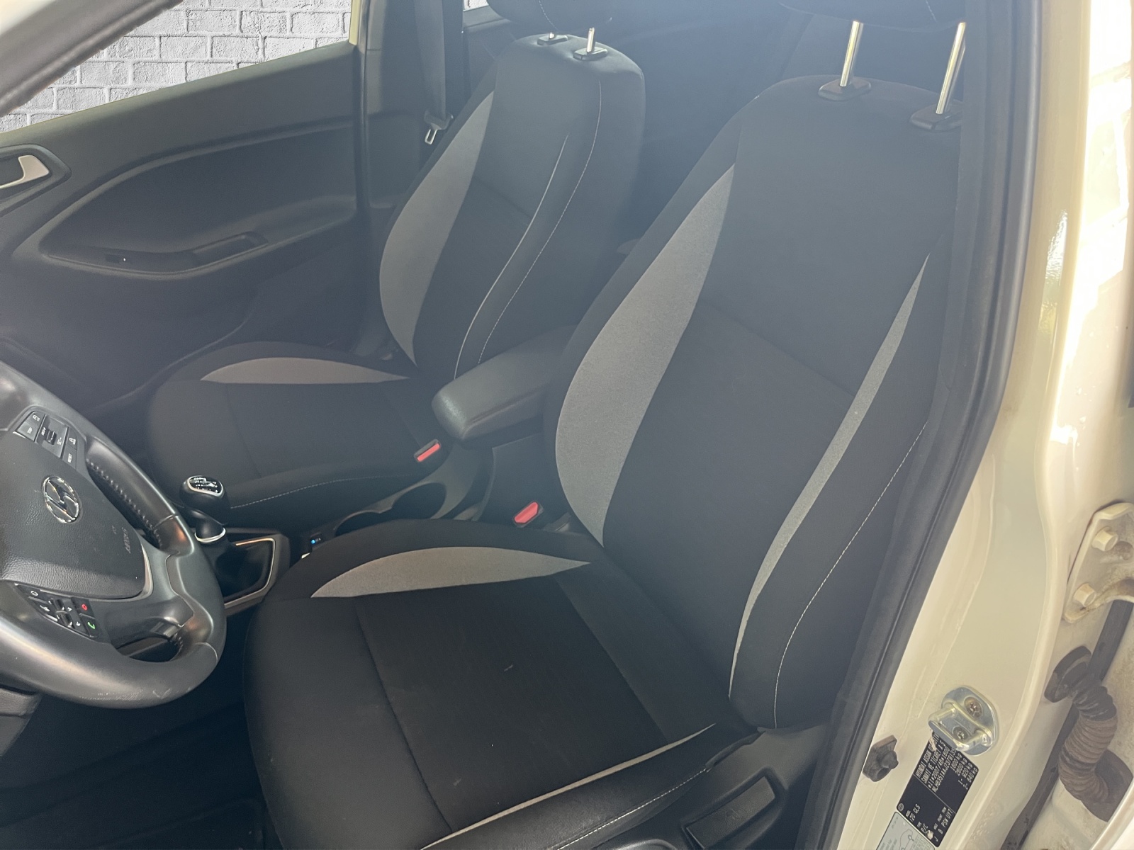 HYUNDAI i20 1.0 T-GDi Amplia-image-8