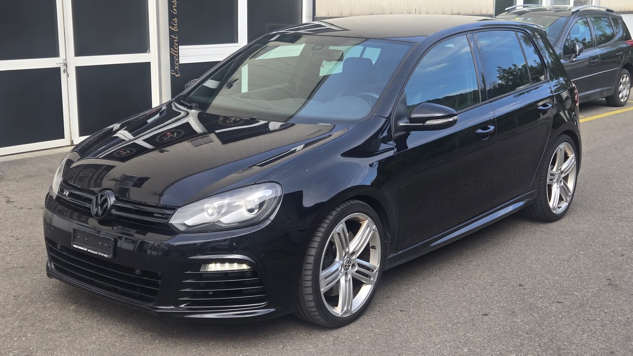 VW Golf 2.0 TSI R 4Motion DSG-image-1