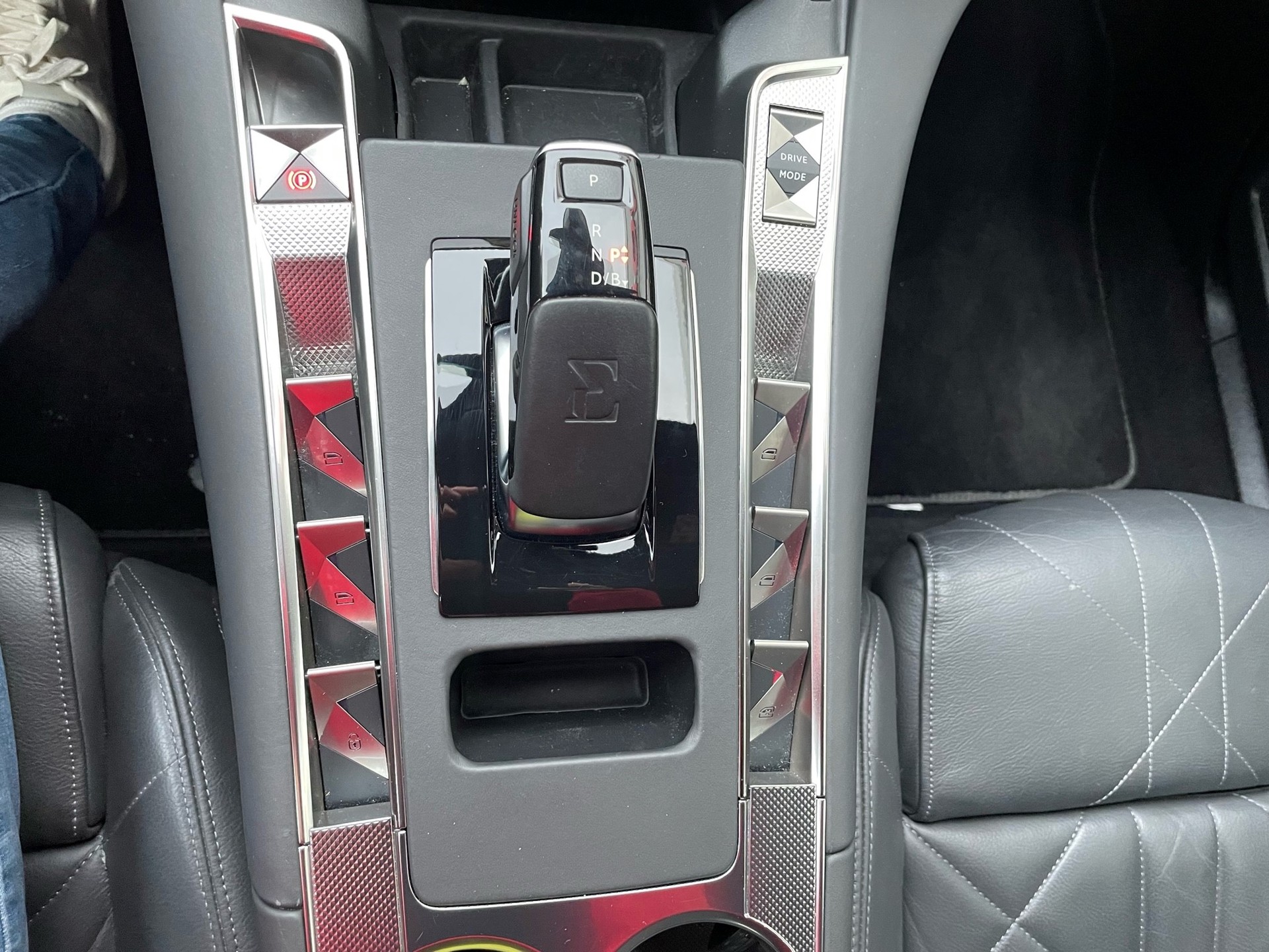 DS AUTOMOBILES DS7 Crossback 1.6 E-Tense Be Chic 4x4-image-9