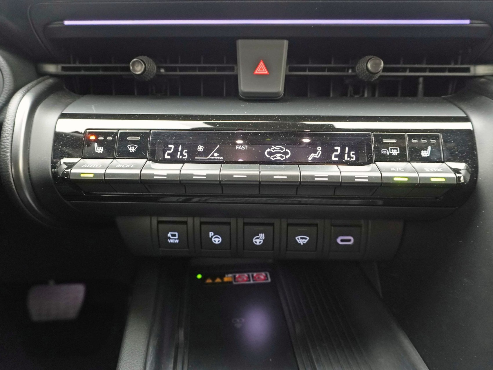 TOYOTA C-HR 2.0 HEV GR Sport 4x4 ** inkl. Winterräder **-image-15