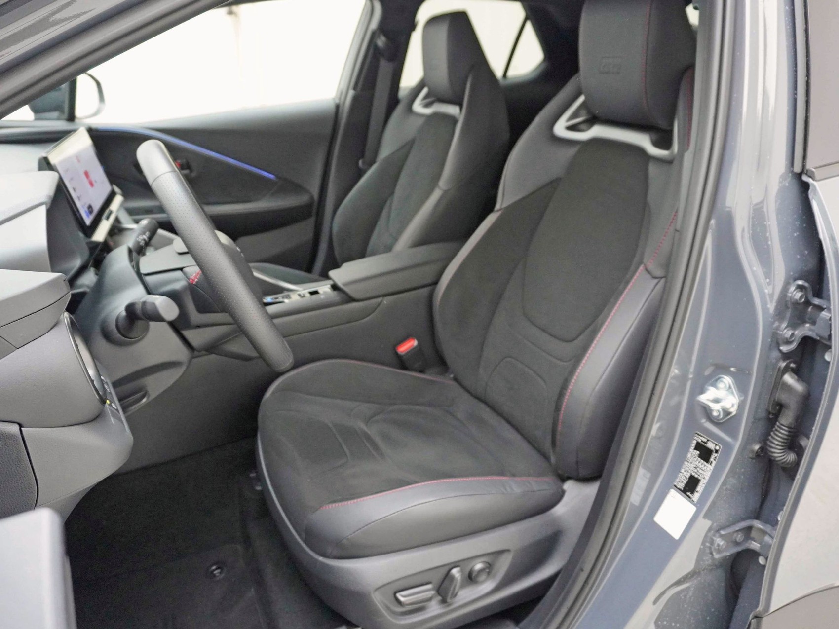 TOYOTA C-HR 2.0 HEV GR Sport 4x4 ** inkl. Winterräder **-image-6