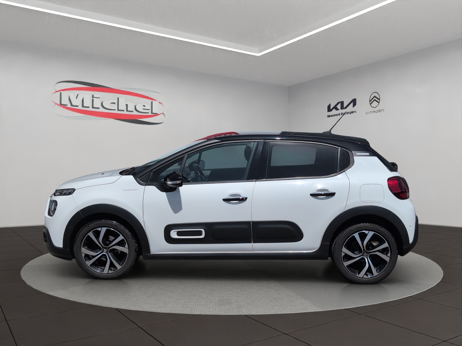 CITROEN C3 1.2i PureTech Shine 110PS Automatik / Rückfahrkamera / Totwinkelassistent / Premium Occasion Garantie-image-7