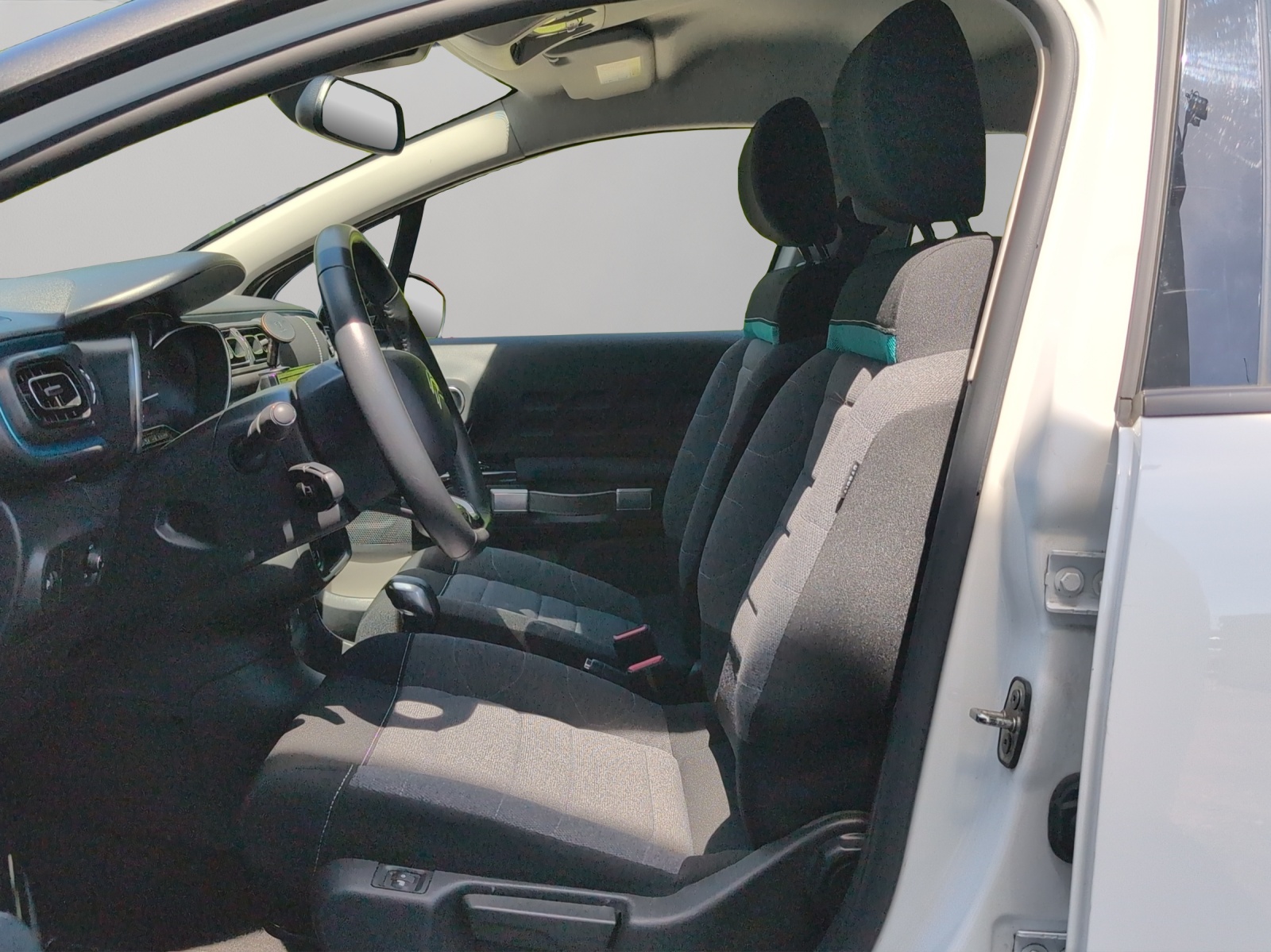 CITROEN C3 1.2i PureTech Shine 110PS Automatik / Rückfahrkamera / Totwinkelassistent / Premium Occasion Garantie-image-8