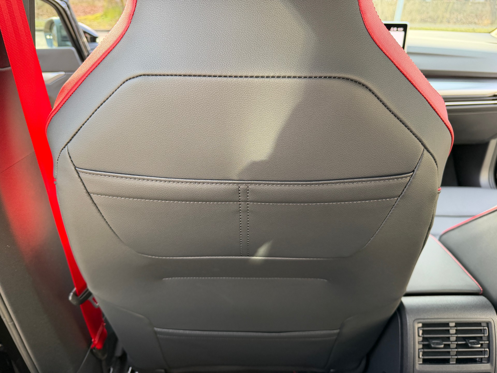 VW Golf 2.0 TSI GTI Edition 50 DSG-image-15