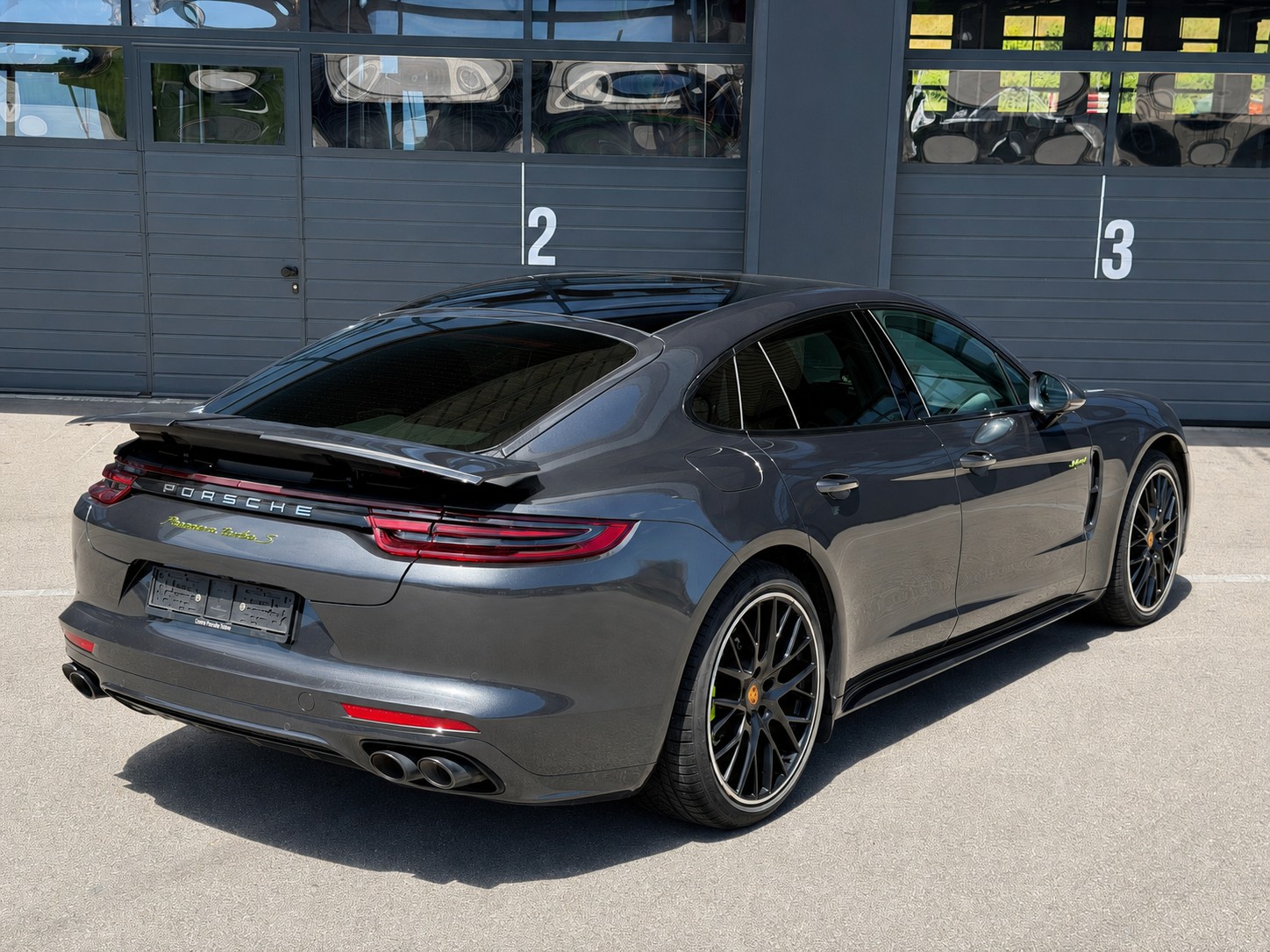 PORSCHE Panamera Turbo S E-Hybrid PDK | CH-Fahrzeug | Panorama | Carbon | Top Ausstattung-image-3