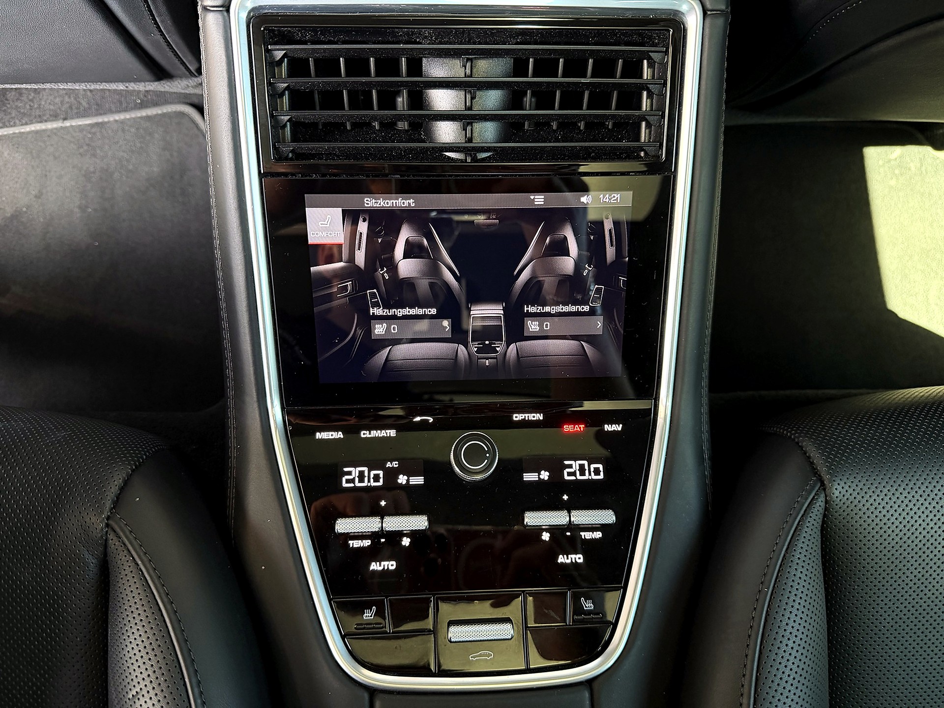 PORSCHE Panamera Turbo S E-Hybrid PDK | CH-Fahrzeug | Panorama | Carbon | Top Ausstattung-image-14