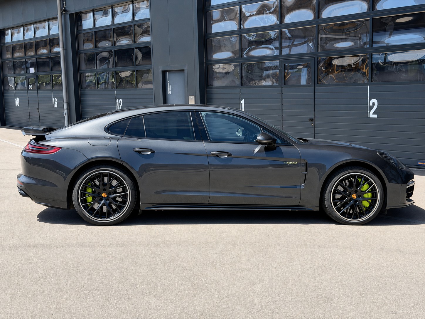 PORSCHE Panamera Turbo S E-Hybrid PDK | CH-Fahrzeug | Panorama | Carbon | Top Ausstattung-image-5