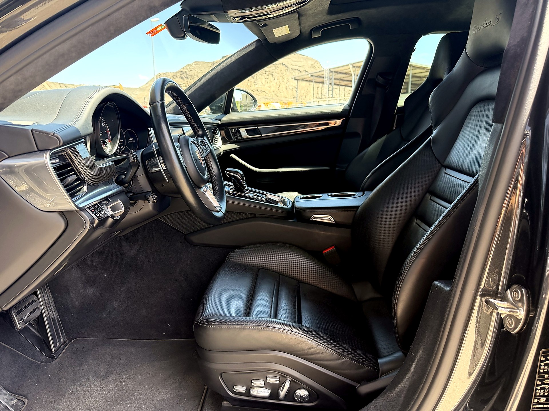 PORSCHE Panamera Turbo S E-Hybrid PDK | CH-Fahrzeug | Panorama | Carbon | Top Ausstattung-image-9