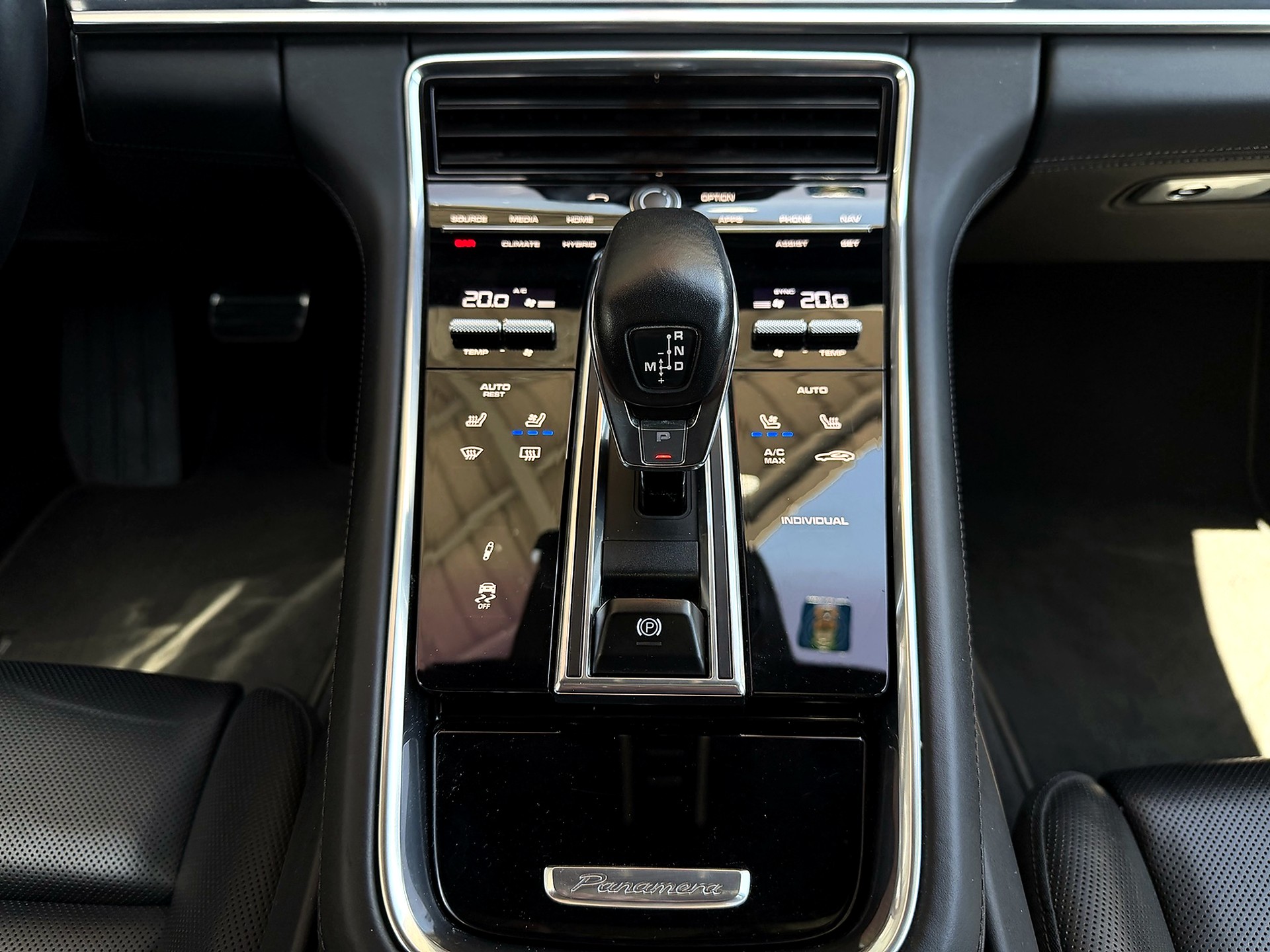 PORSCHE Panamera Turbo S E-Hybrid PDK | CH-Fahrzeug | Panorama | Carbon | Top Ausstattung-image-10