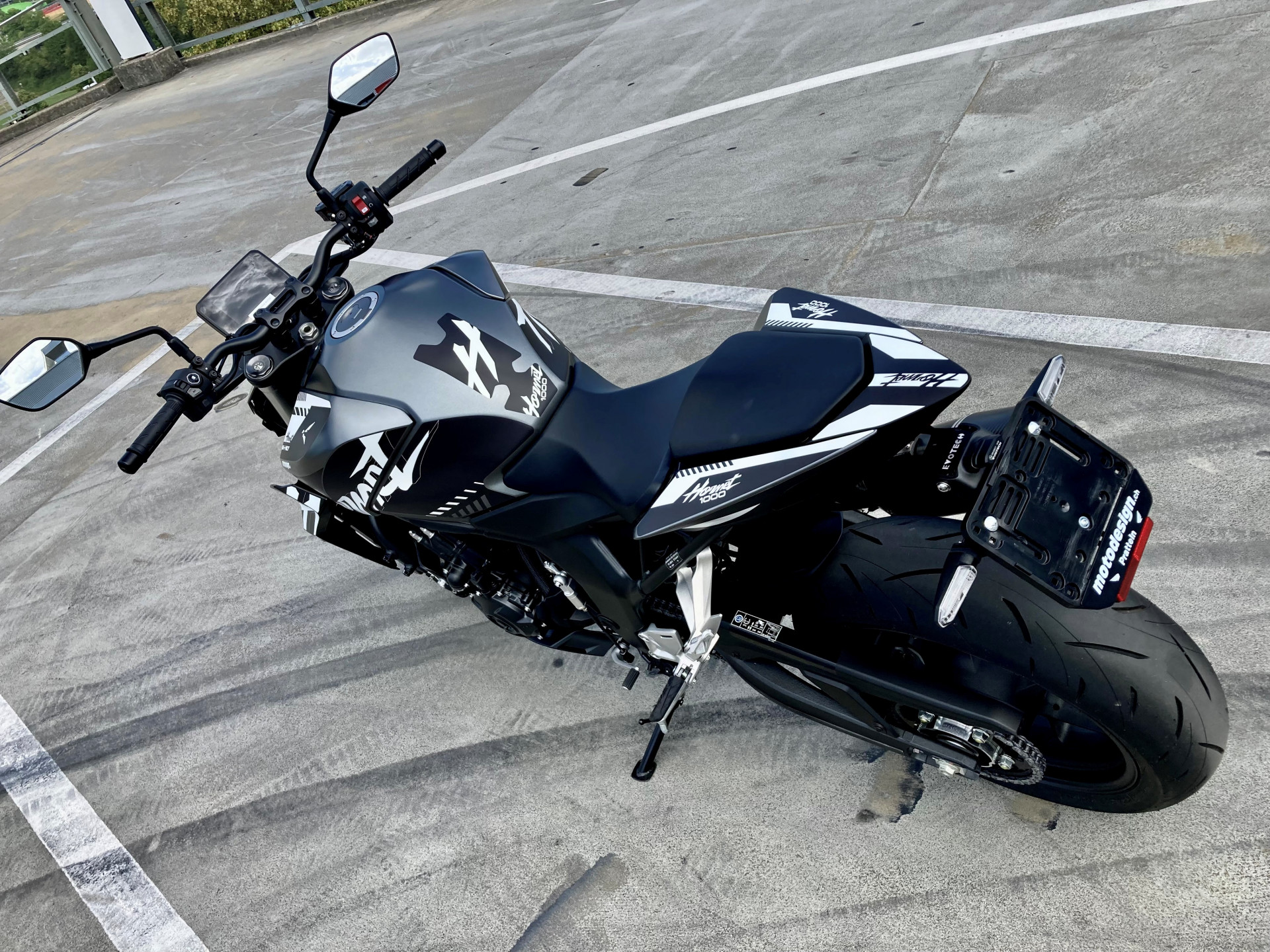 HONDA CB 1000 Hornet-showroom-element-3