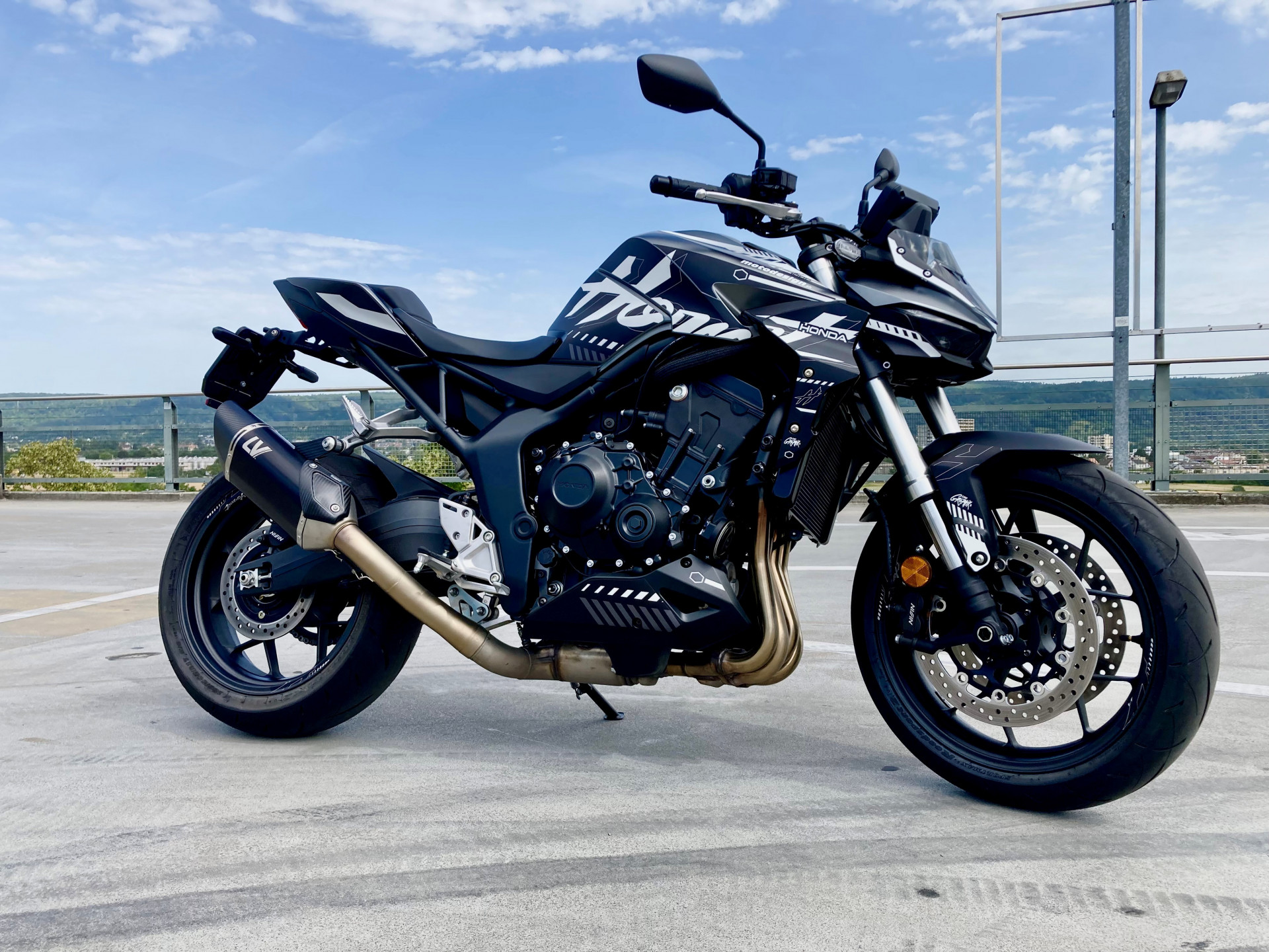 HONDA CB 1000 Hornet-showroom-element-1