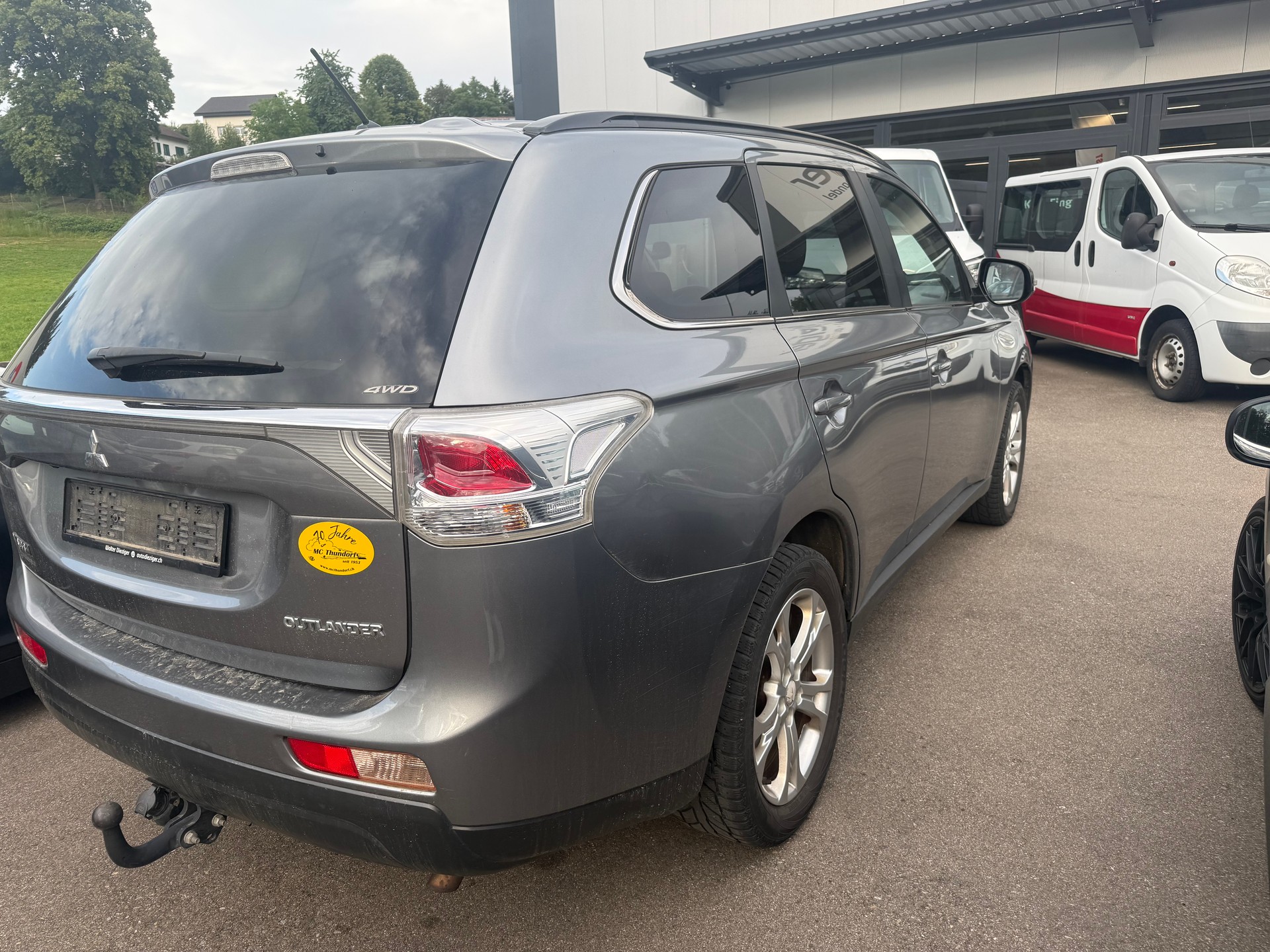 MITSUBISHI Outlander 2.2 DID Navigator Safety 4WD Automatic-image-4