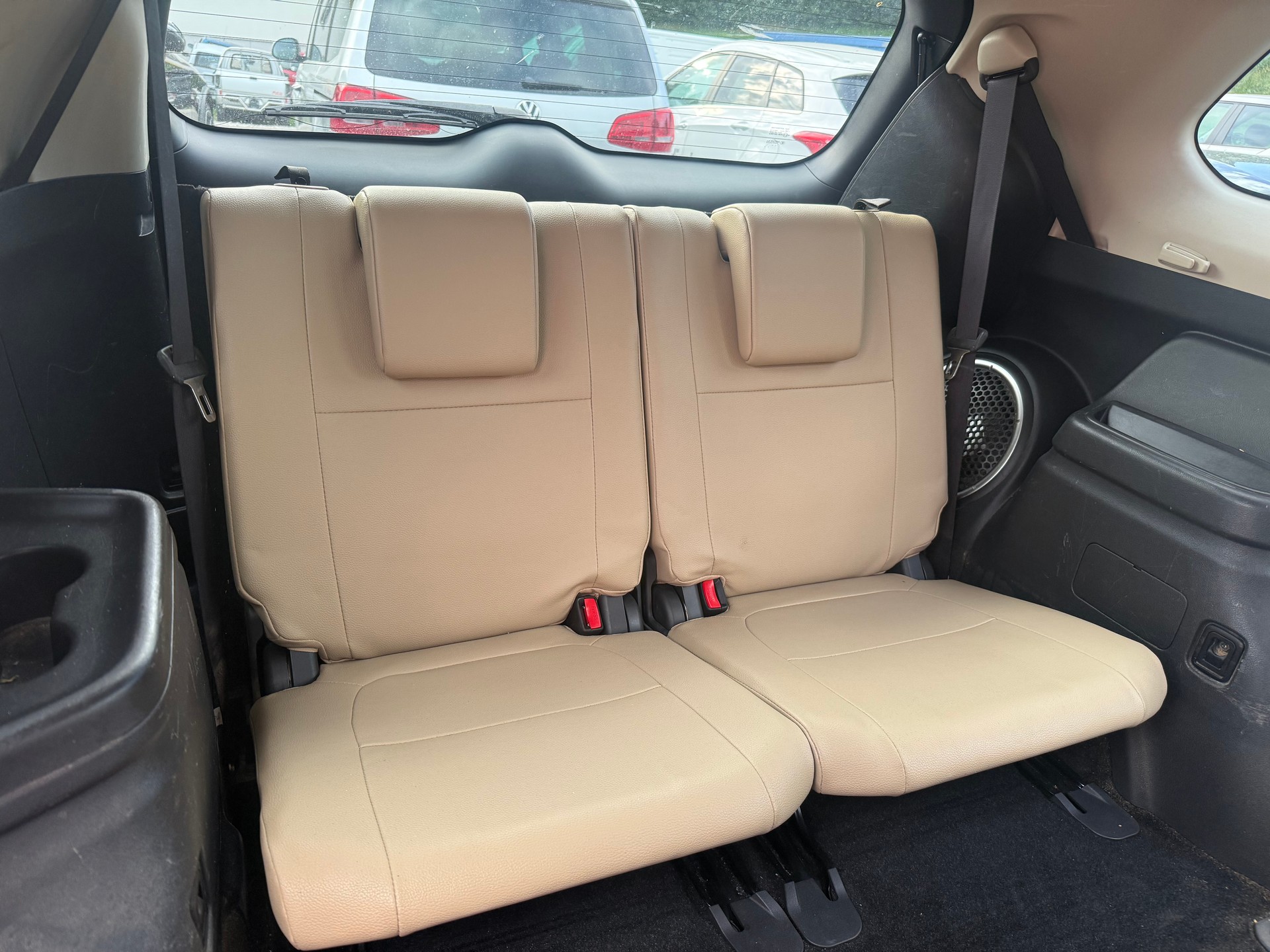 MITSUBISHI Outlander 2.2 DID Navigator Safety 4WD Automatic-image-7