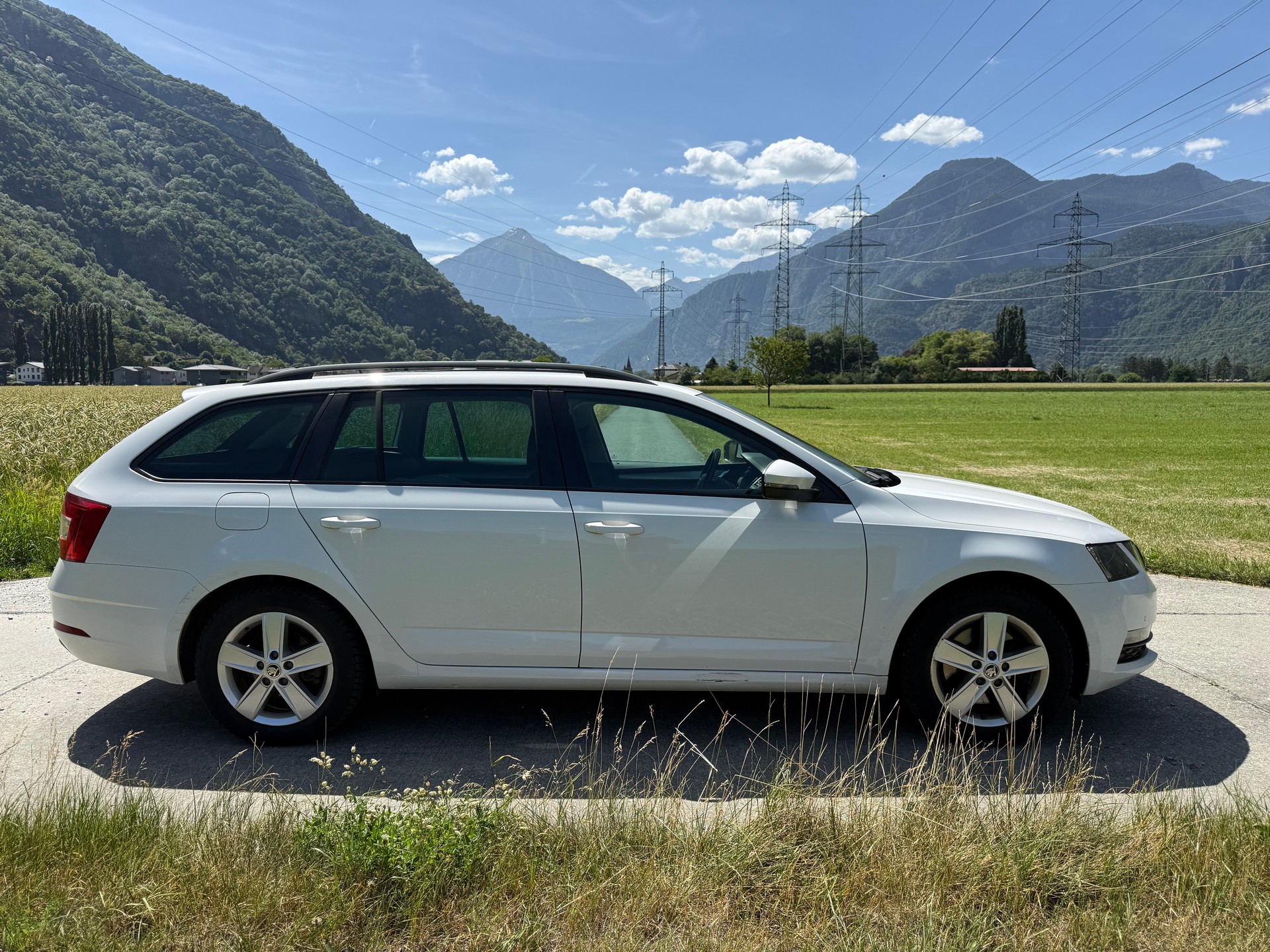 SKODA Octavia Combi 2.0 TDI Style 4x4 DSG-image-8